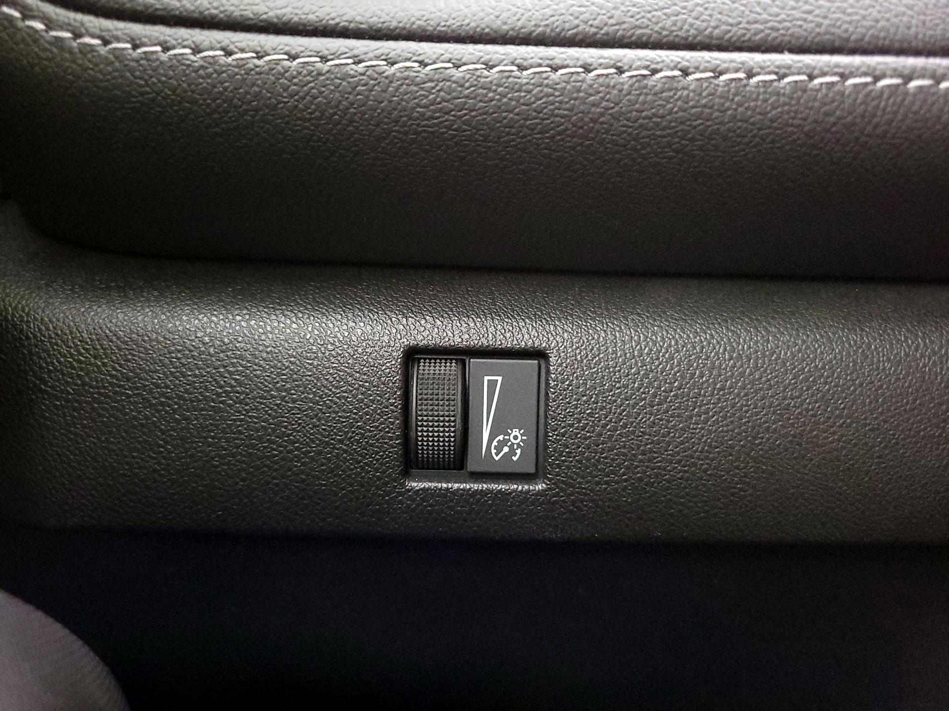 Thumbnail: 2023 Chevrolet Colorado - 13