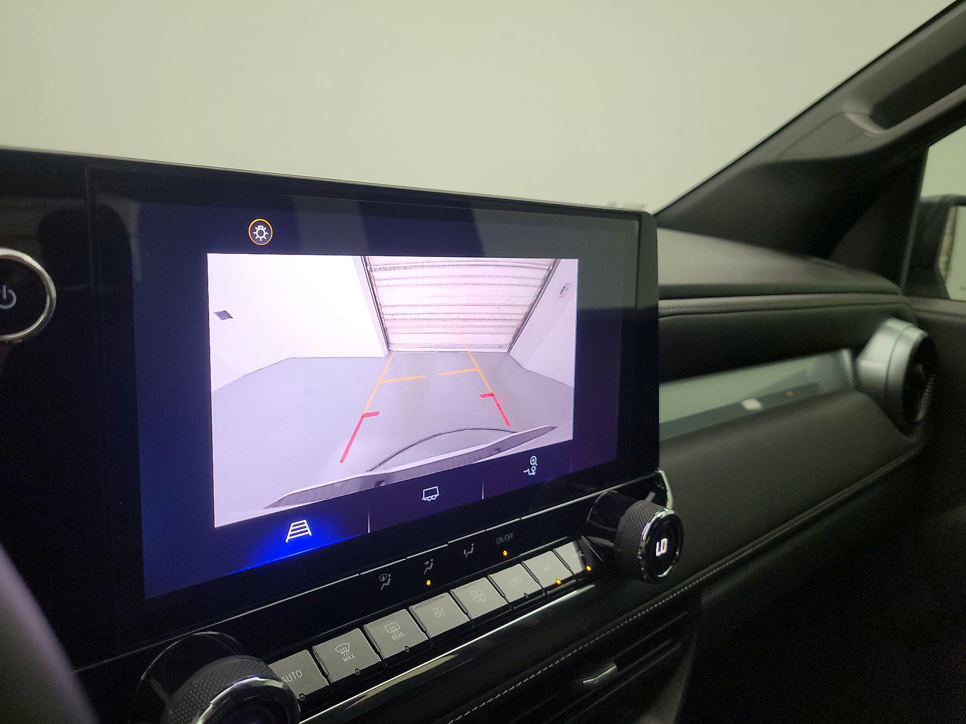 Thumbnail: 2023 Chevrolet Colorado - 14