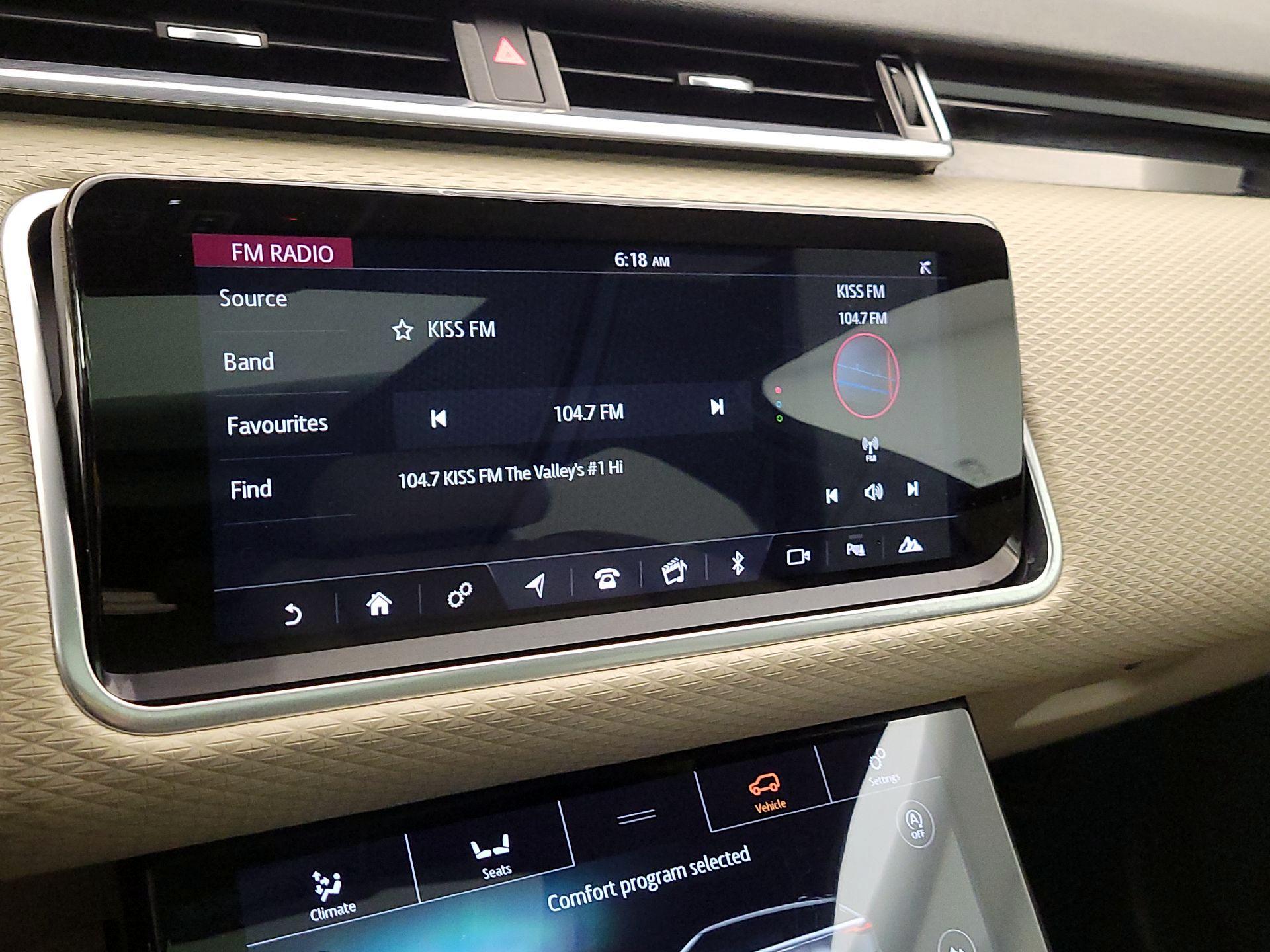 Thumbnail: 2020 Land Rover Range Rover Velar - 16