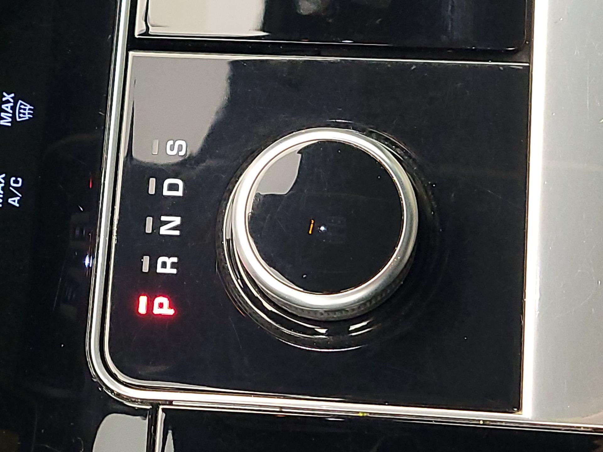 Thumbnail: 2020 Land Rover Range Rover Velar - 18