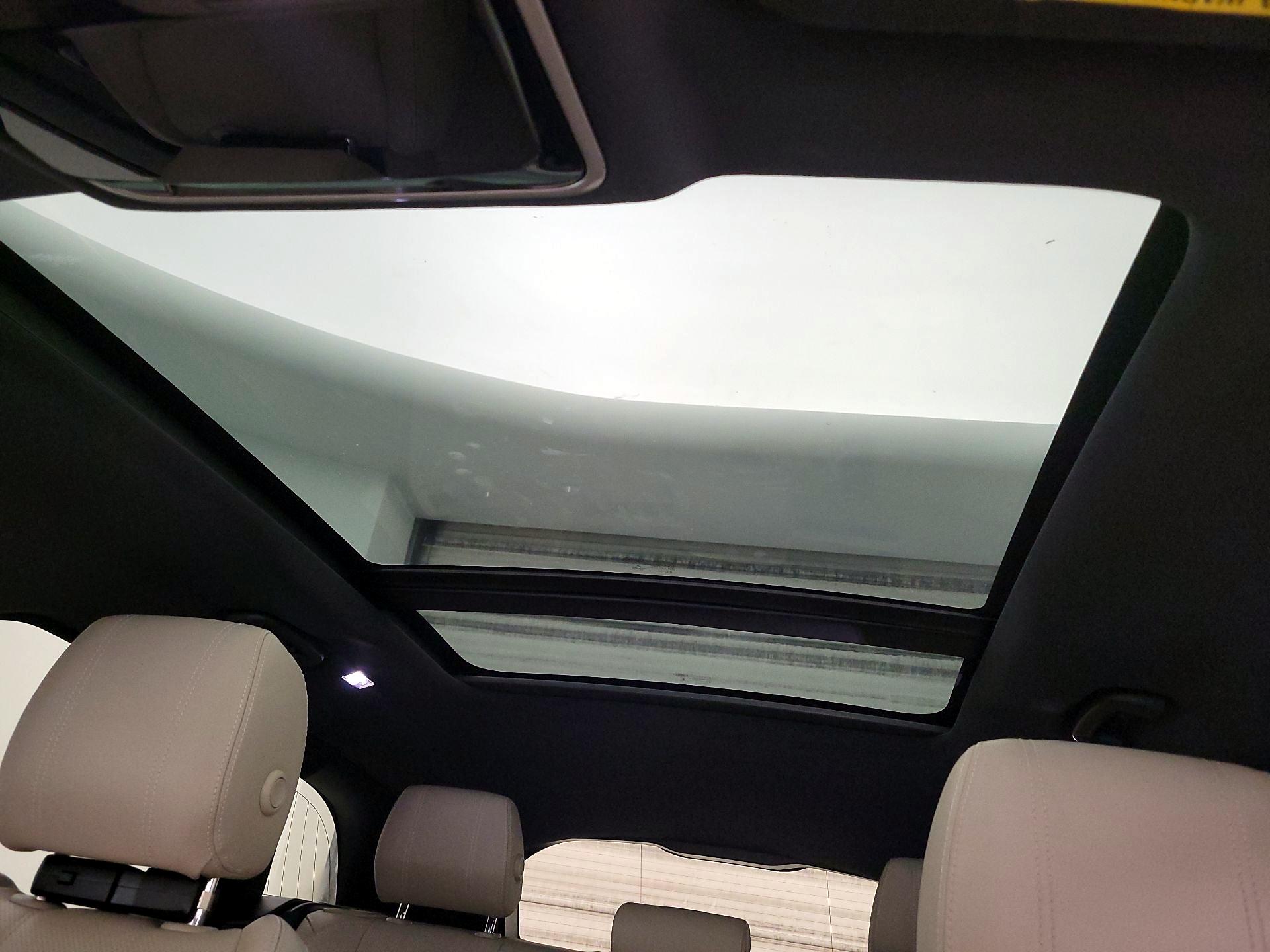 Thumbnail: 2020 Land Rover Range Rover Velar - 20