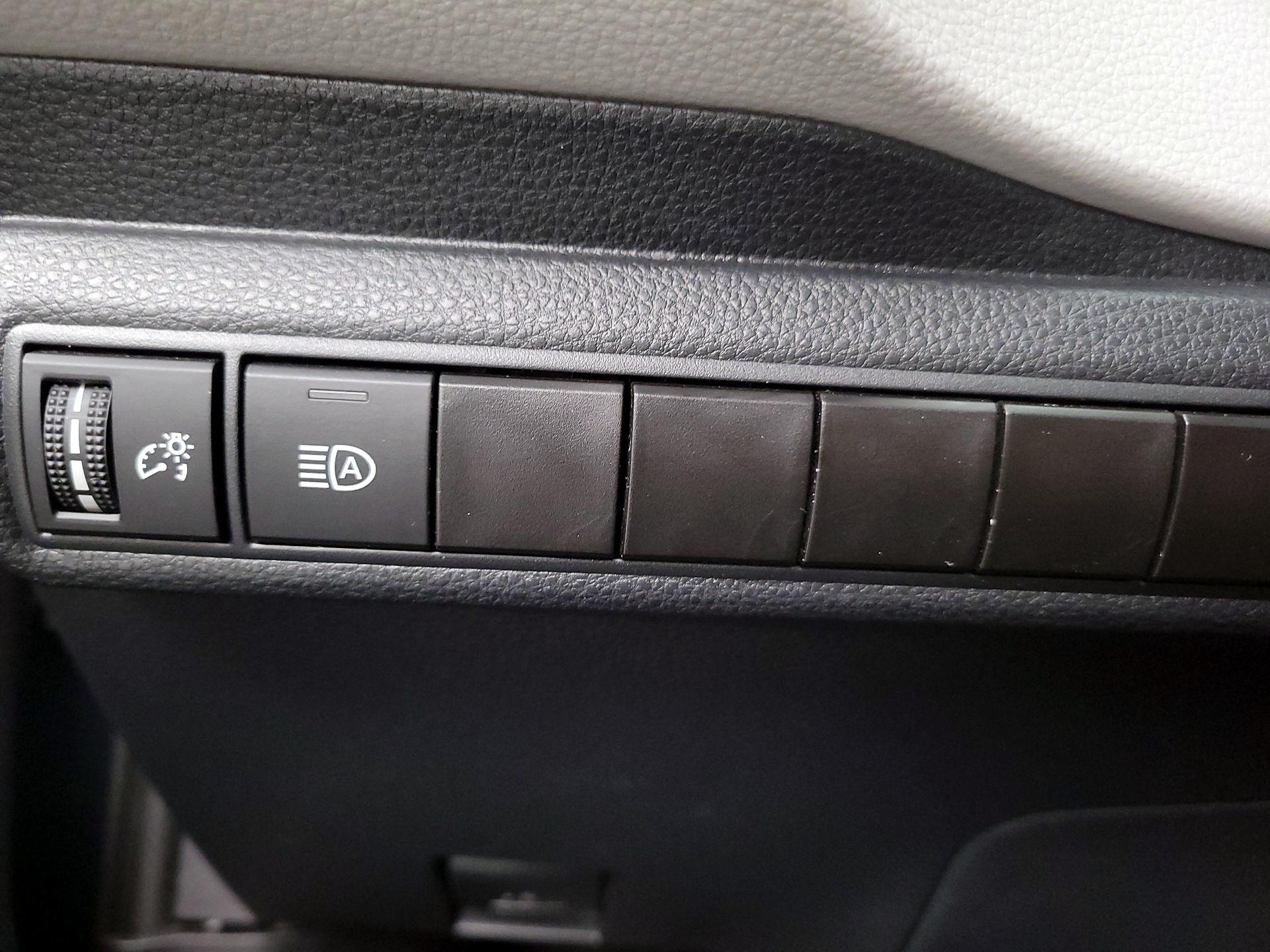 Thumbnail: 2024 Toyota Corolla - 13