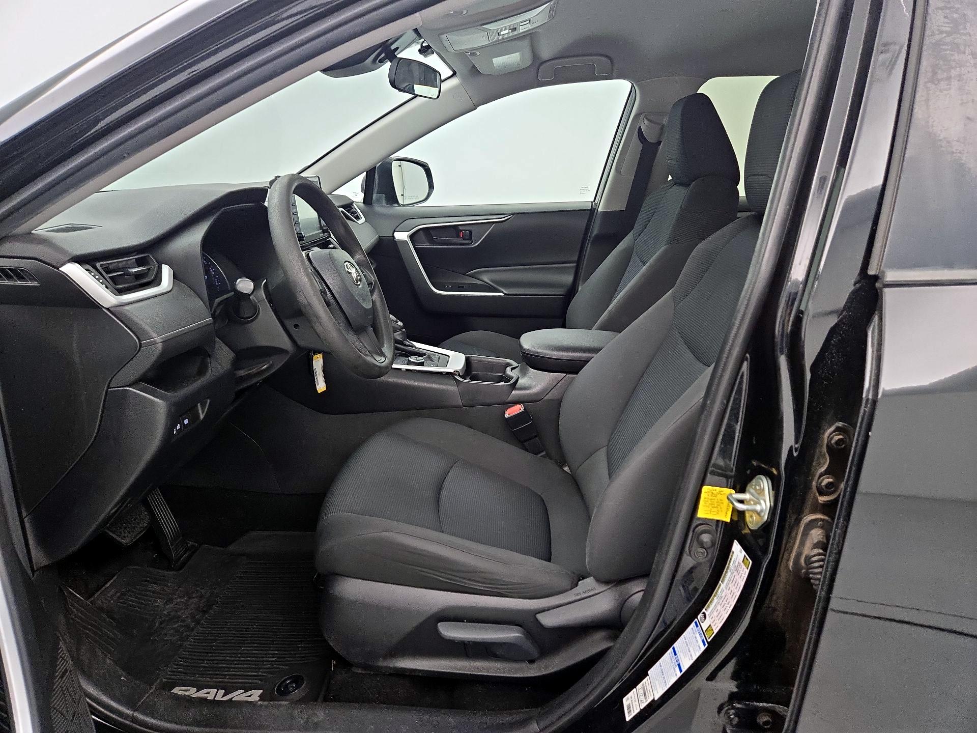 Thumbnail: 2020 Toyota RAV4 - 11