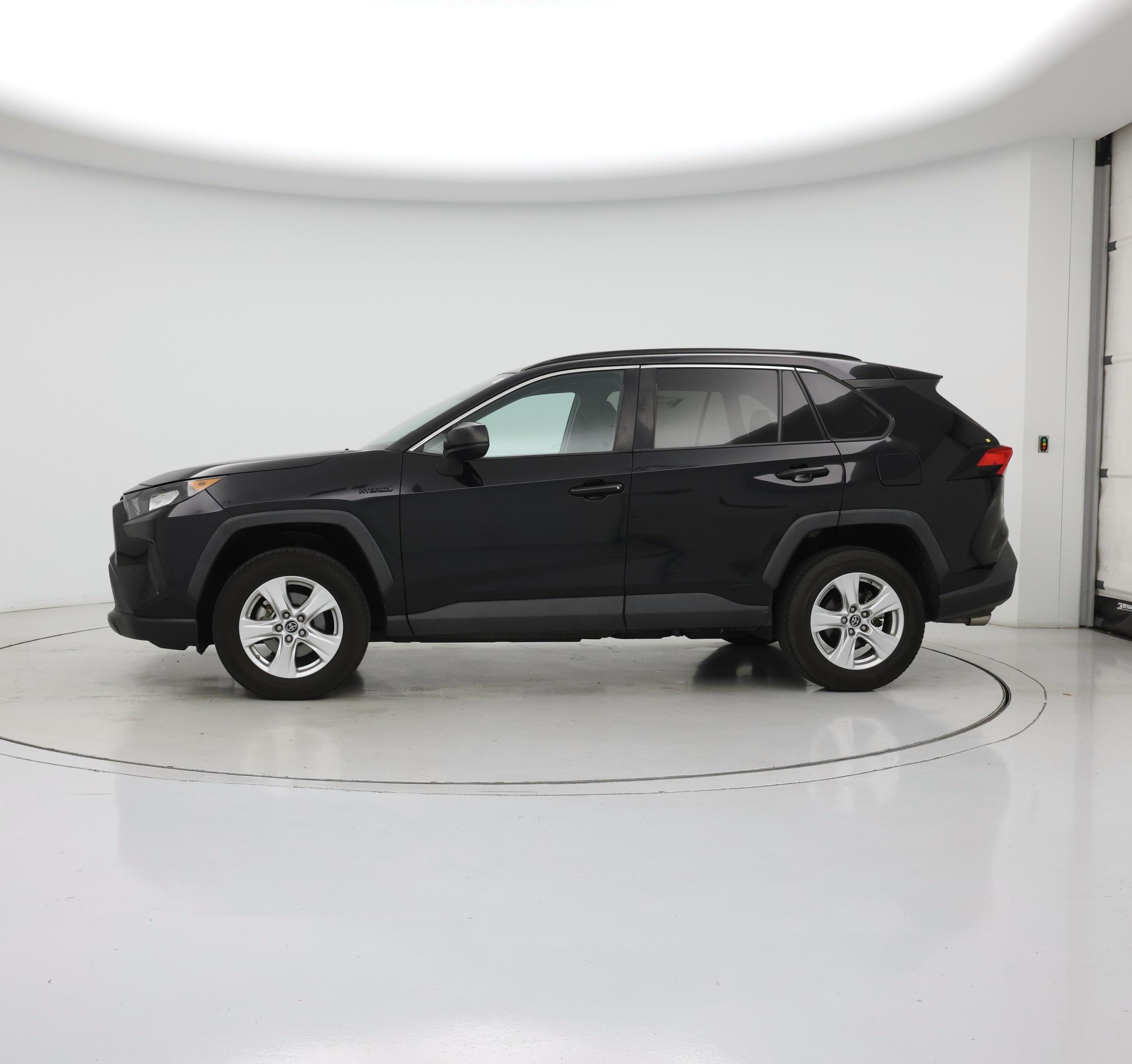 Thumbnail: 2020 Toyota RAV4 - 3