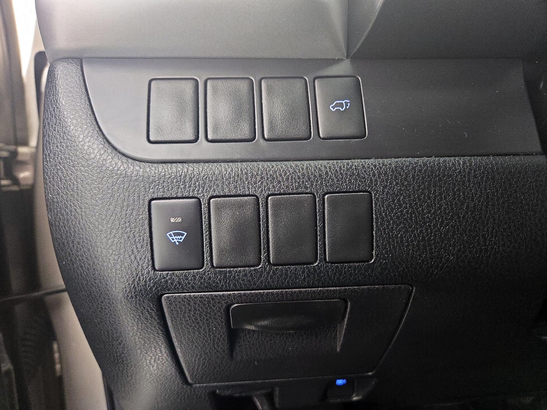 Thumbnail: 2014 Toyota Highlander - 13