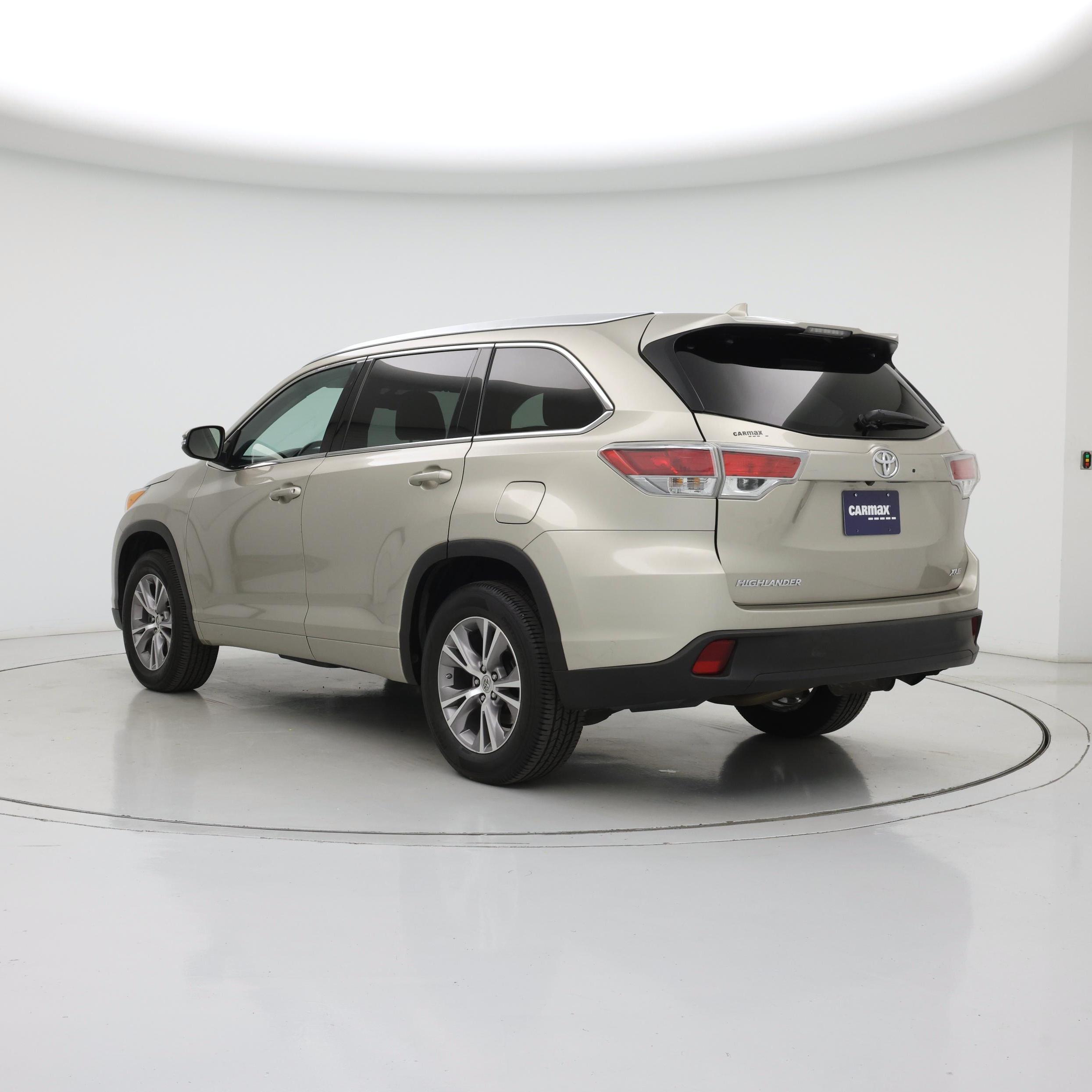 Thumbnail: 2014 Toyota Highlander - 2