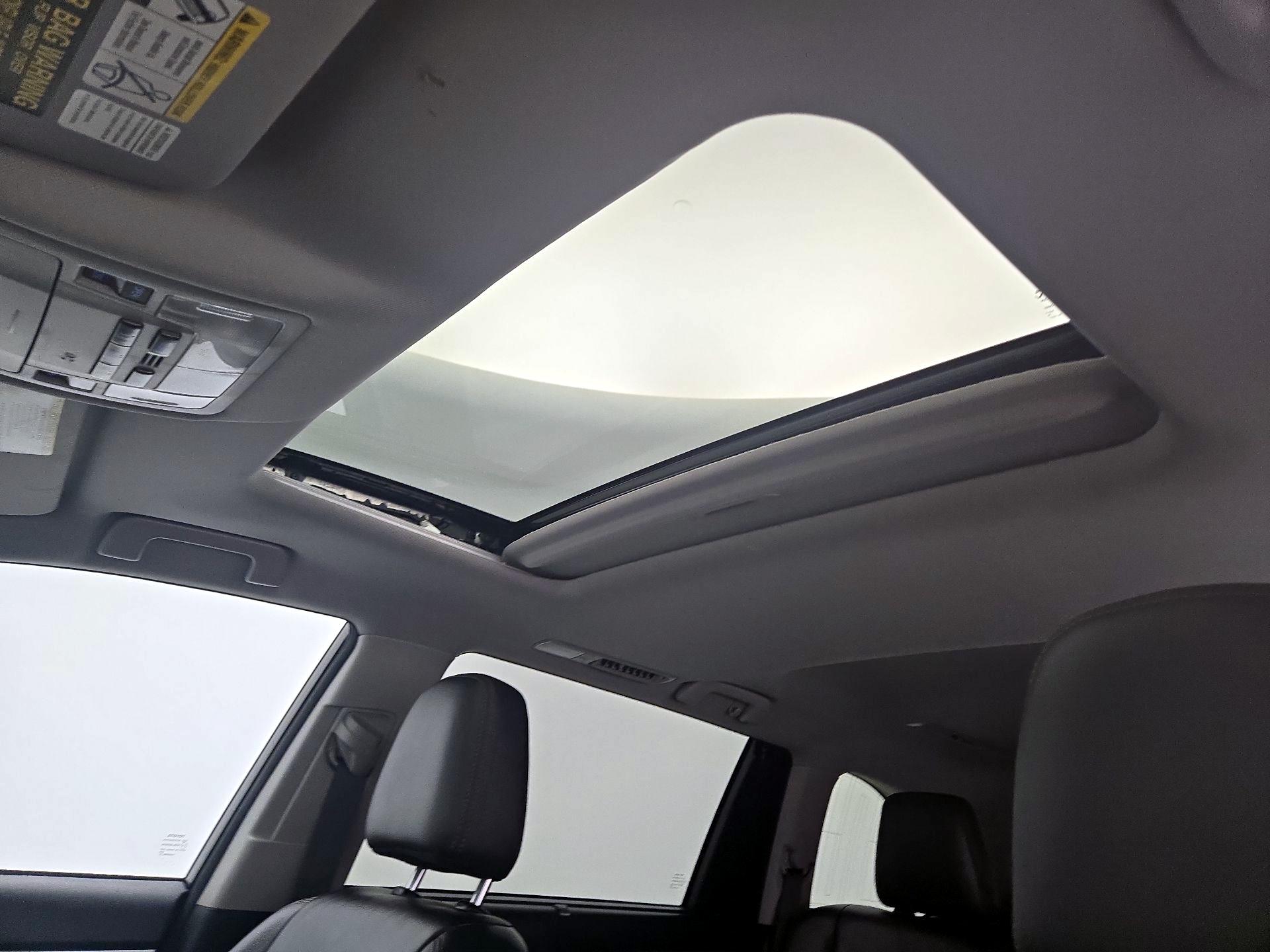 Thumbnail: 2014 Toyota Highlander - 20