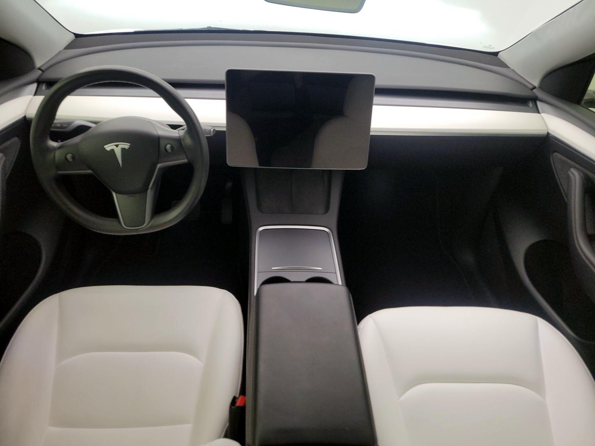 Thumbnail: 2023 Tesla Model Y - 9