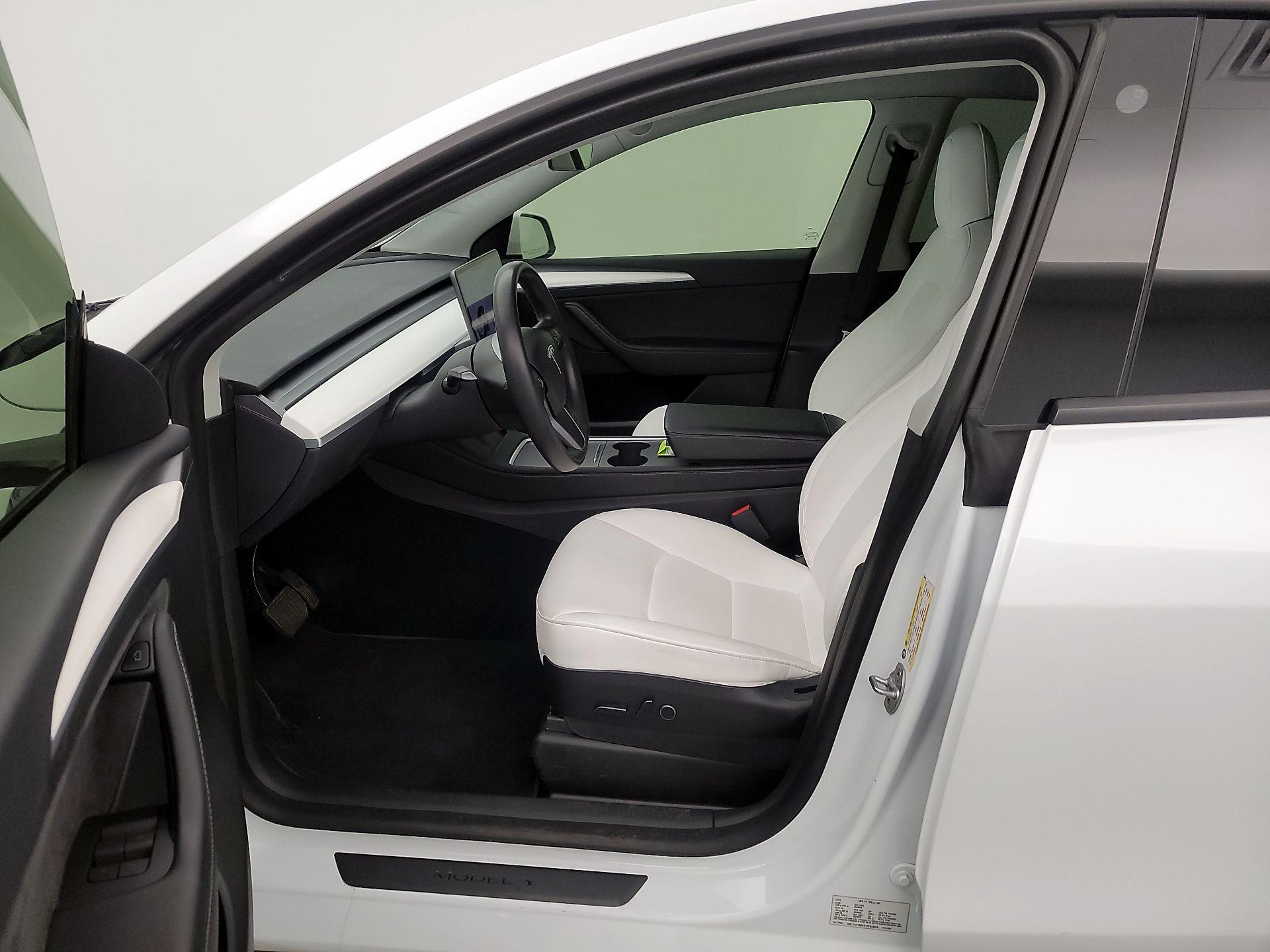 Thumbnail: 2023 Tesla Model Y - 11