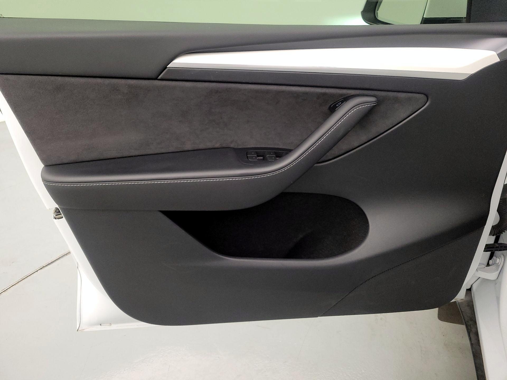 Thumbnail: 2023 Tesla Model Y - 12