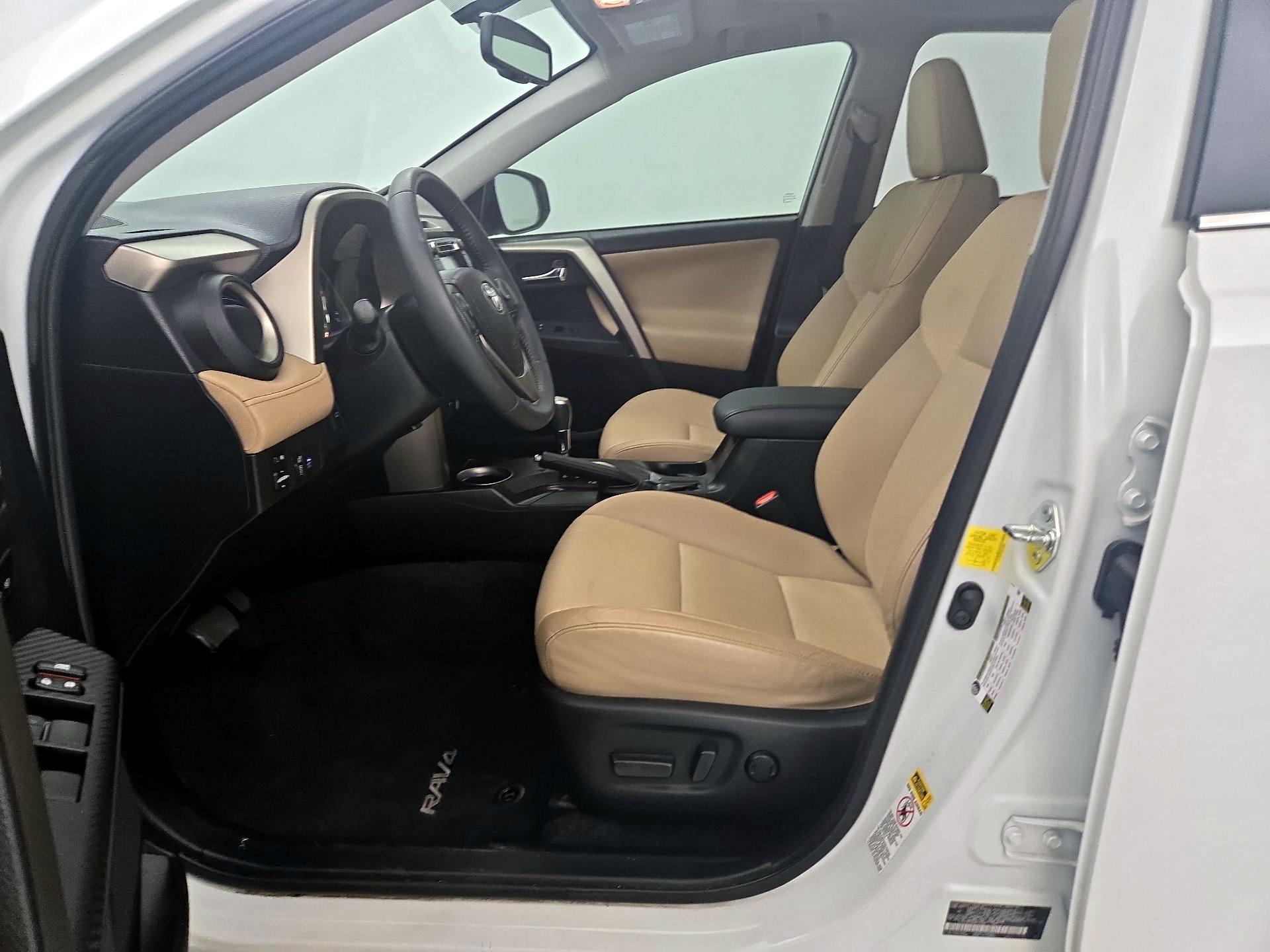 Thumbnail: 2014 Toyota RAV4 - 11