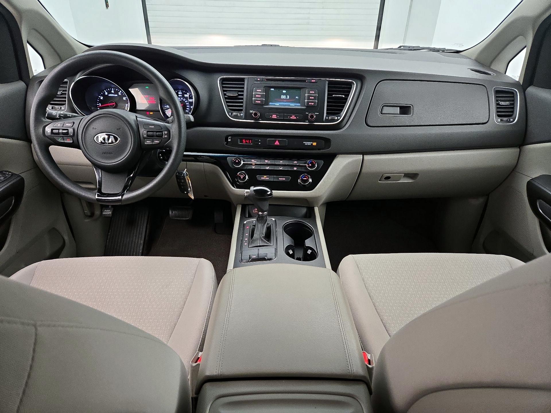 Thumbnail: 2017 Kia Sedona - 9