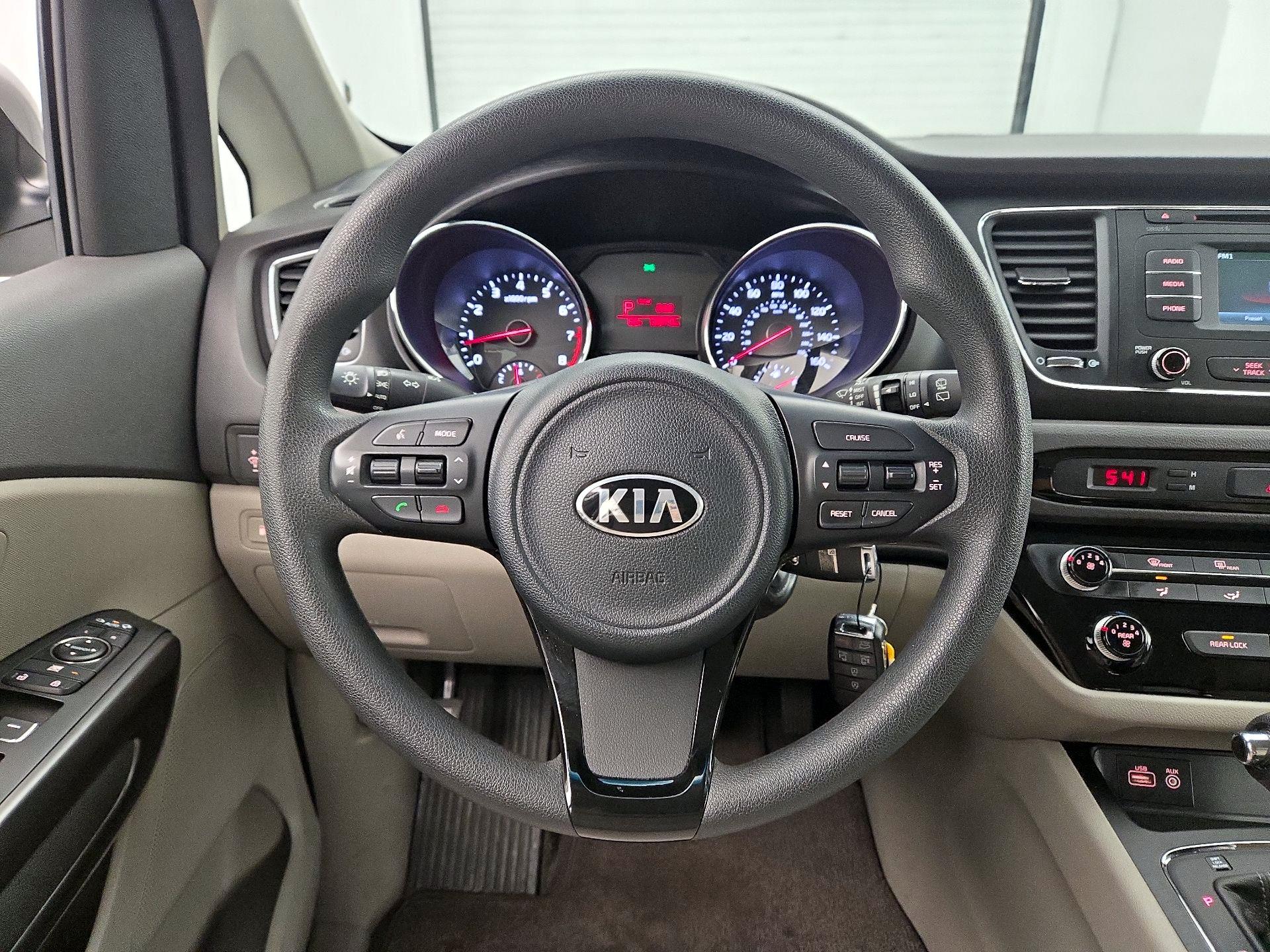 Thumbnail: 2017 Kia Sedona - 10