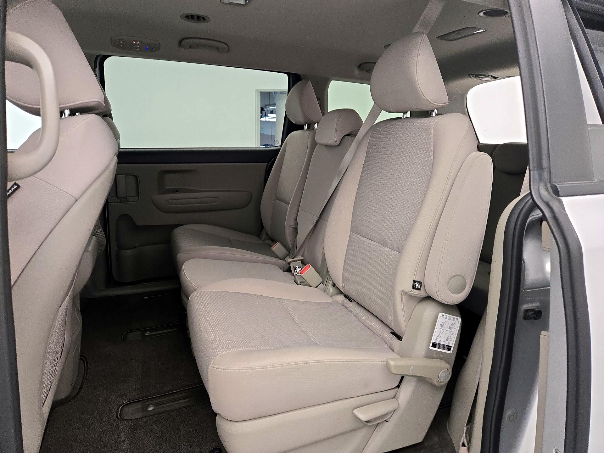 Thumbnail: 2017 Kia Sedona - 19