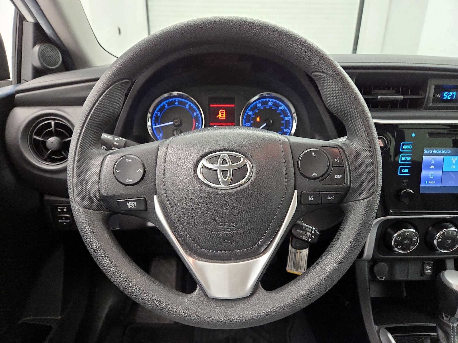 2018 Toyota Corolla L - Photo 11