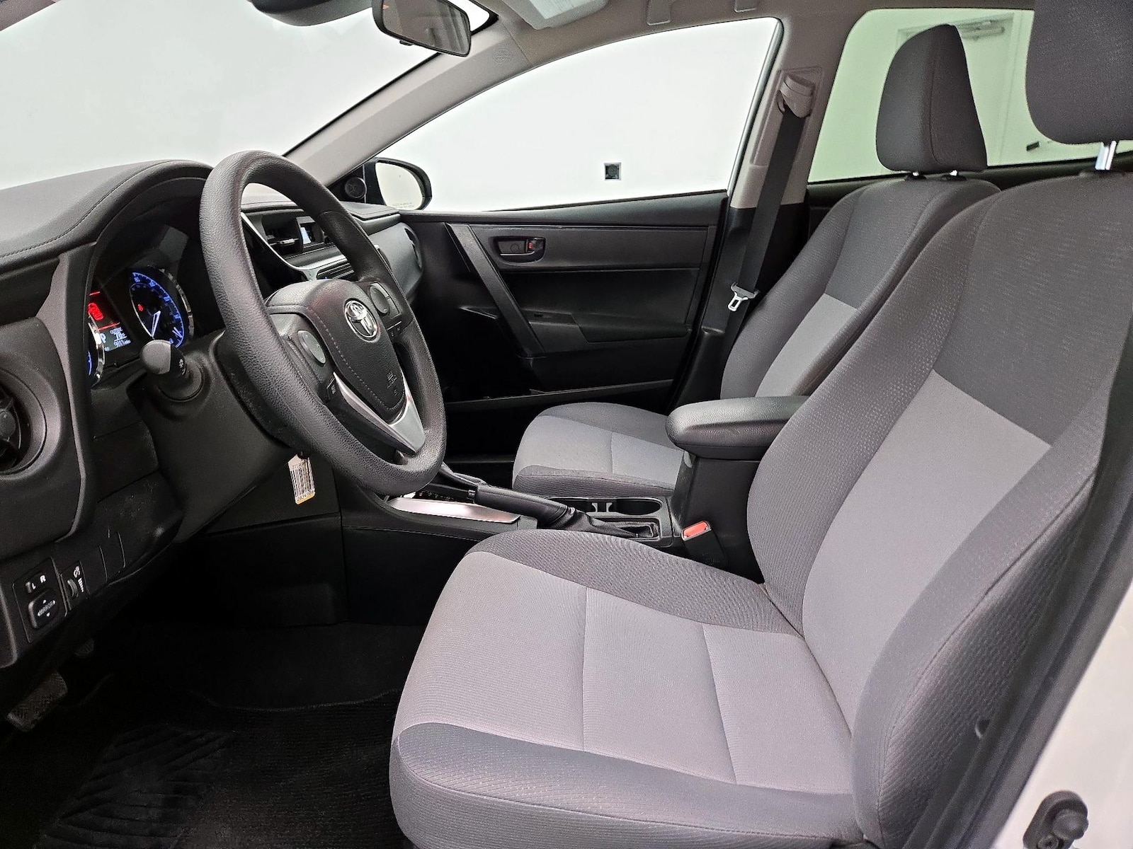 2018 Toyota Corolla L - Photo 12