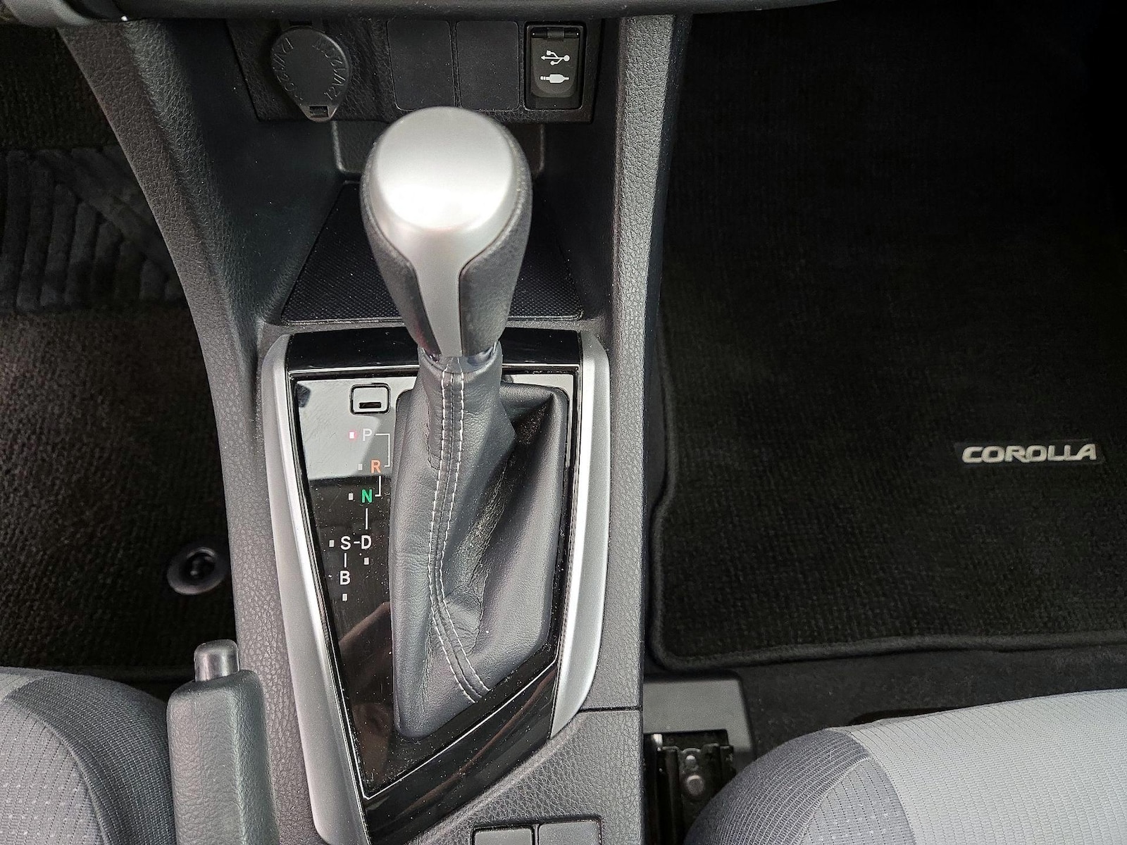 2018 Toyota Corolla L - Photo 18
