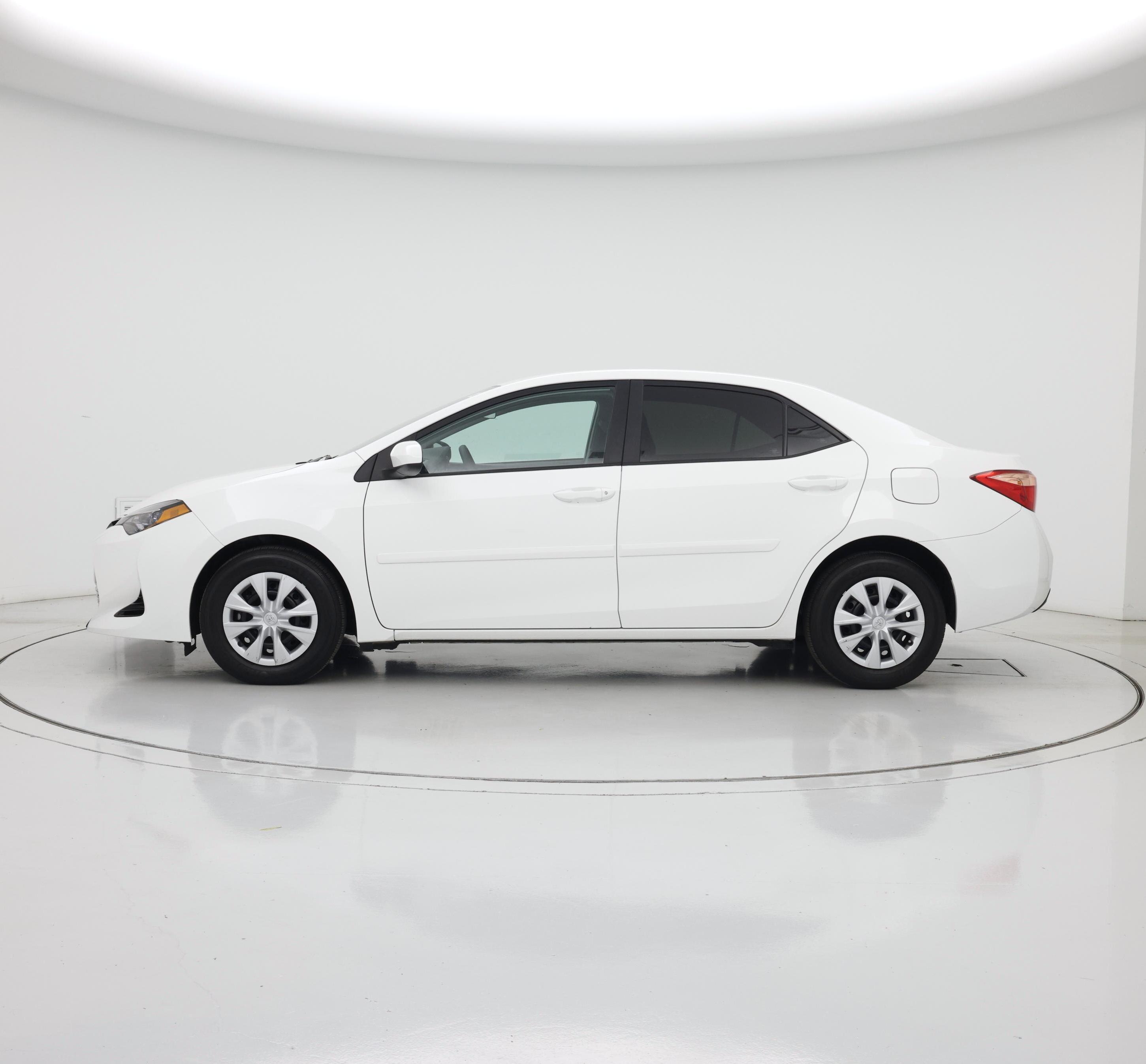 Thumbnail: 2018 Toyota Corolla - 3