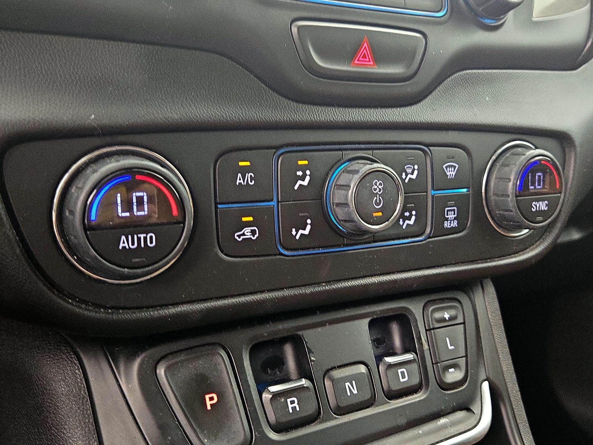 Thumbnail: 2018 GMC Terrain - 17