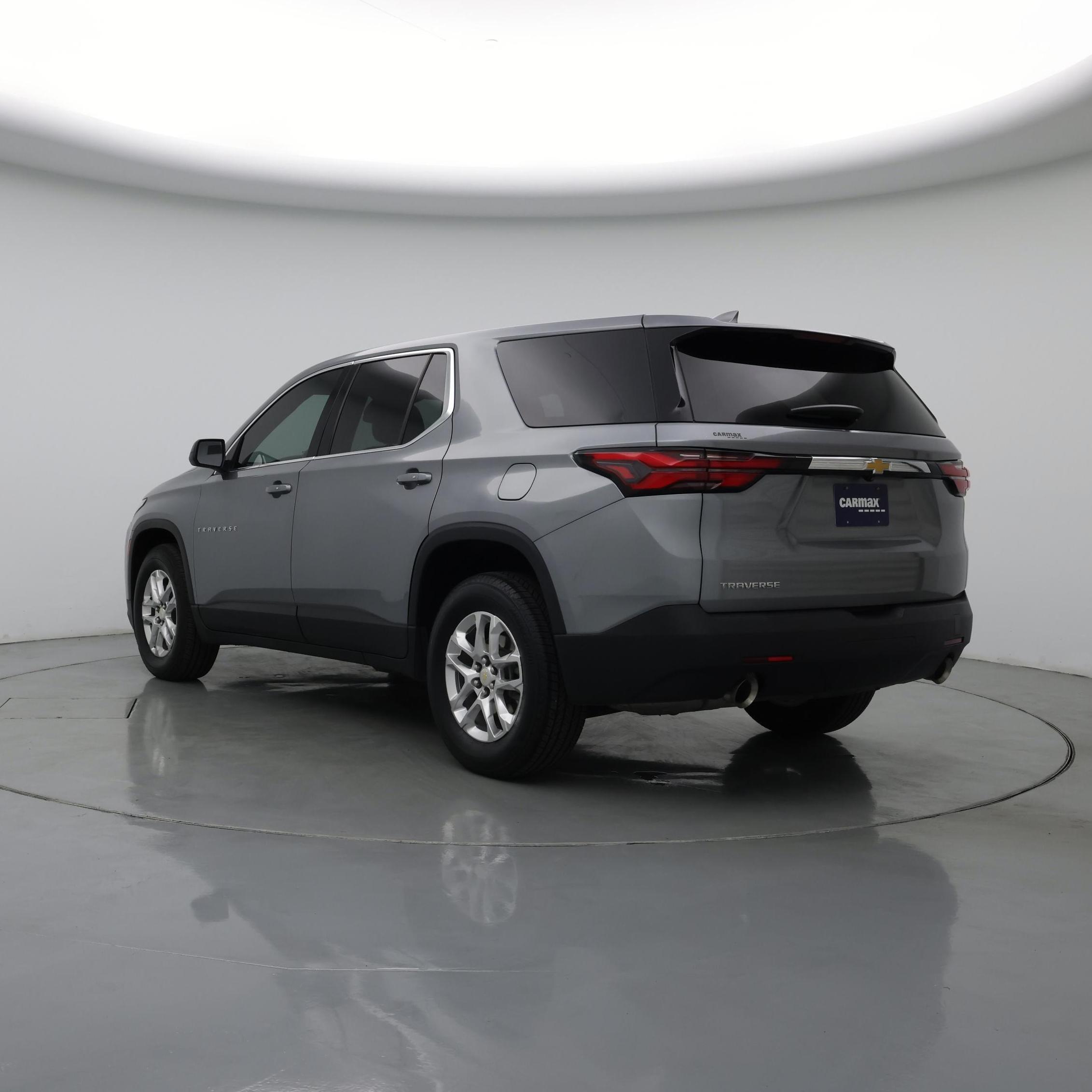 Thumbnail: 2023 Chevrolet Traverse - 2