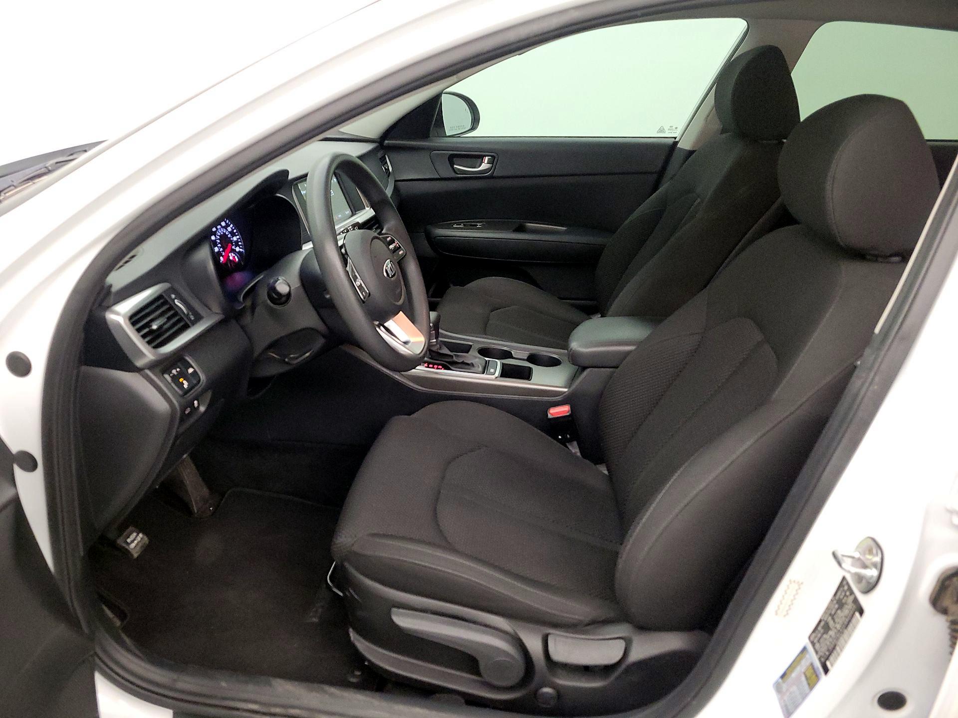 Thumbnail: 2020 Kia Optima - 11