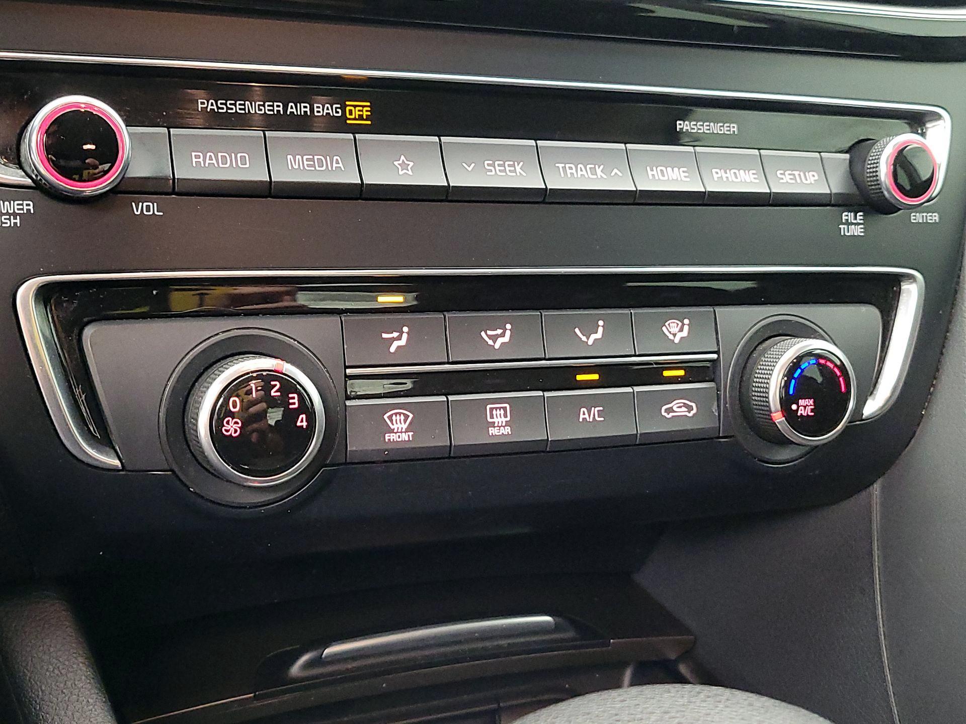 Thumbnail: 2020 Kia Optima - 16