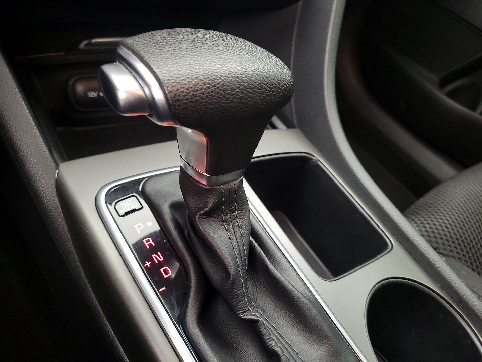 Thumbnail: 2020 Kia Optima - 17