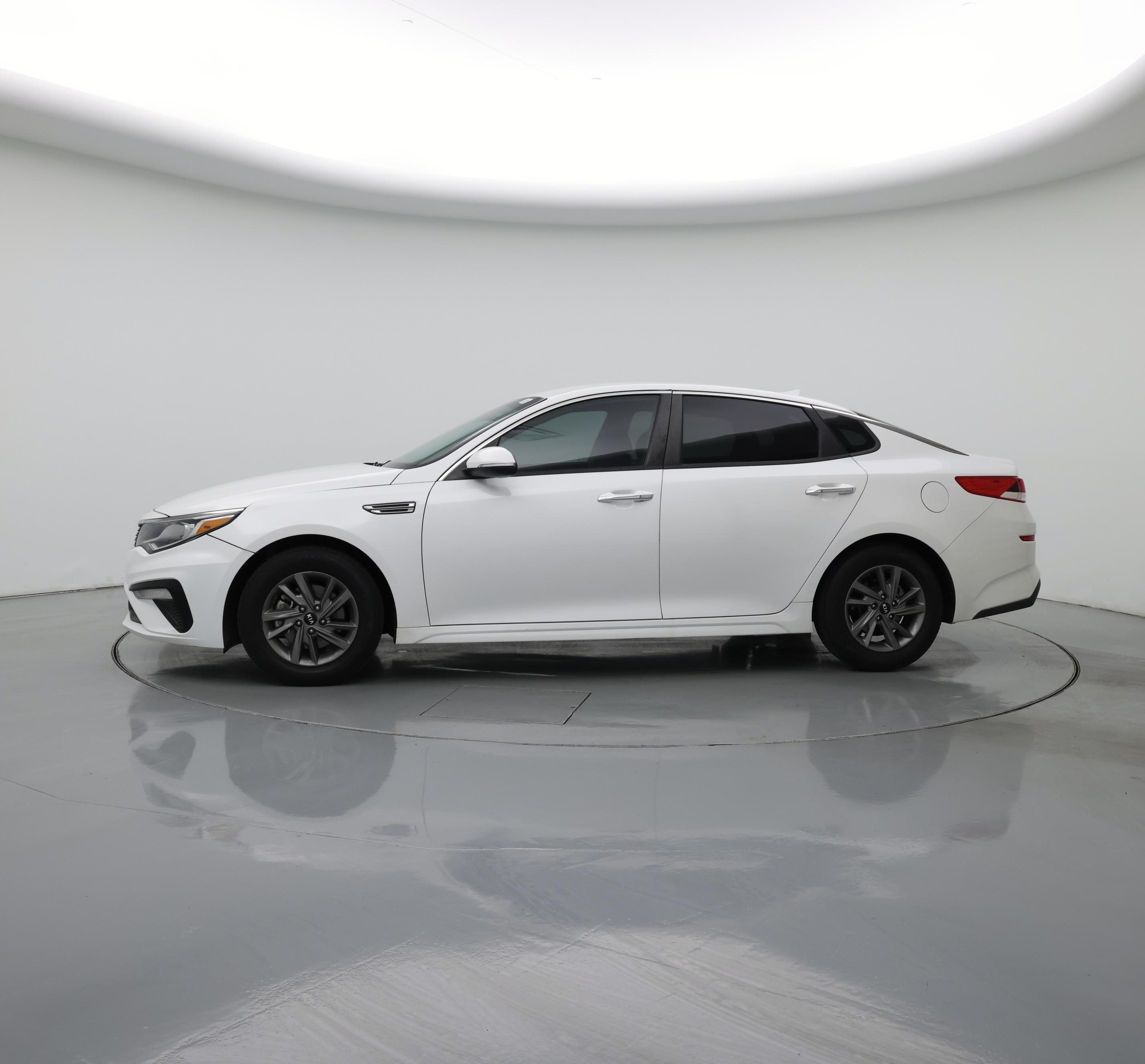 Thumbnail: 2020 Kia Optima - 3