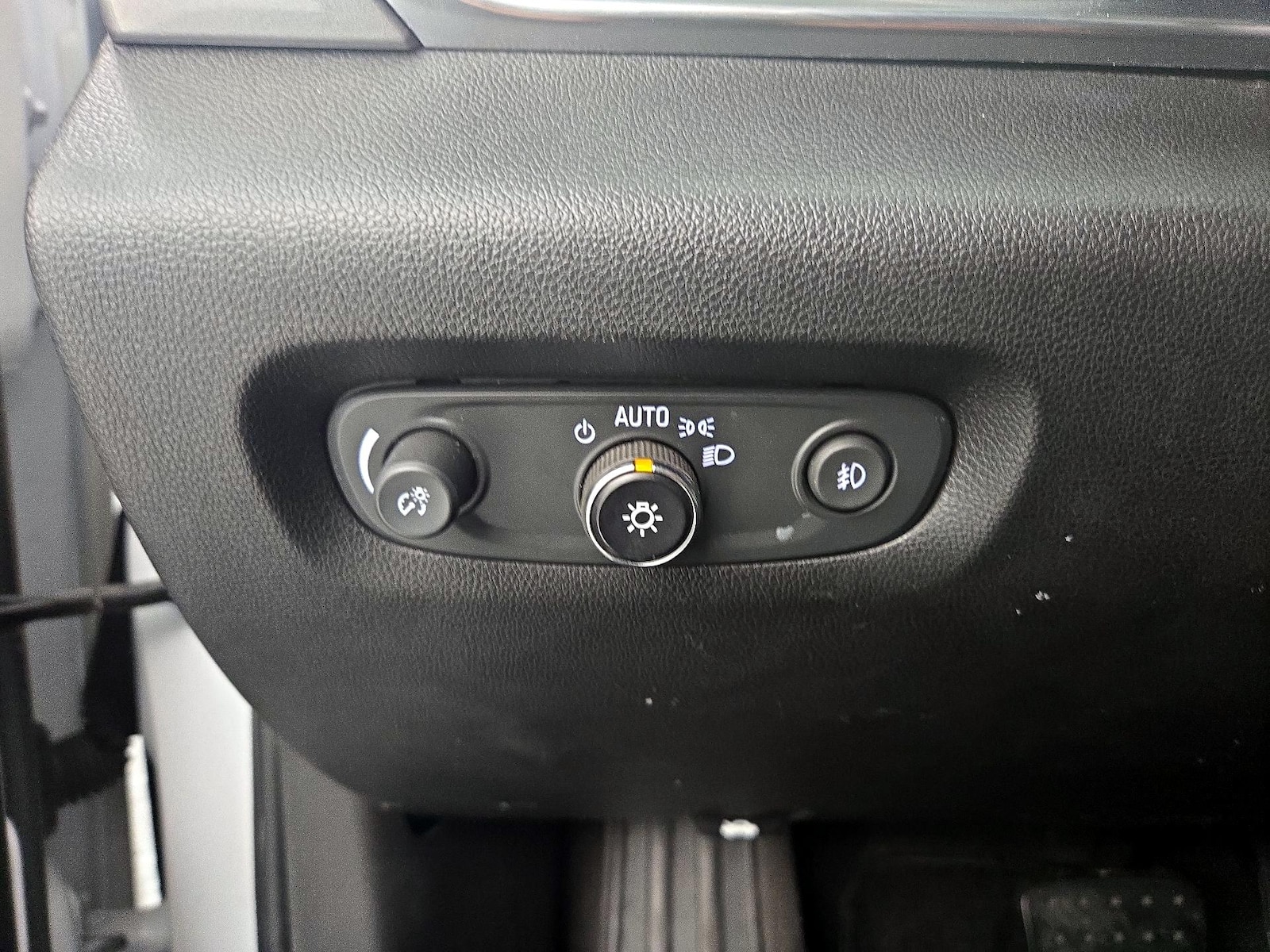 2019 Chevrolet Traverse 1LT - Photo 12