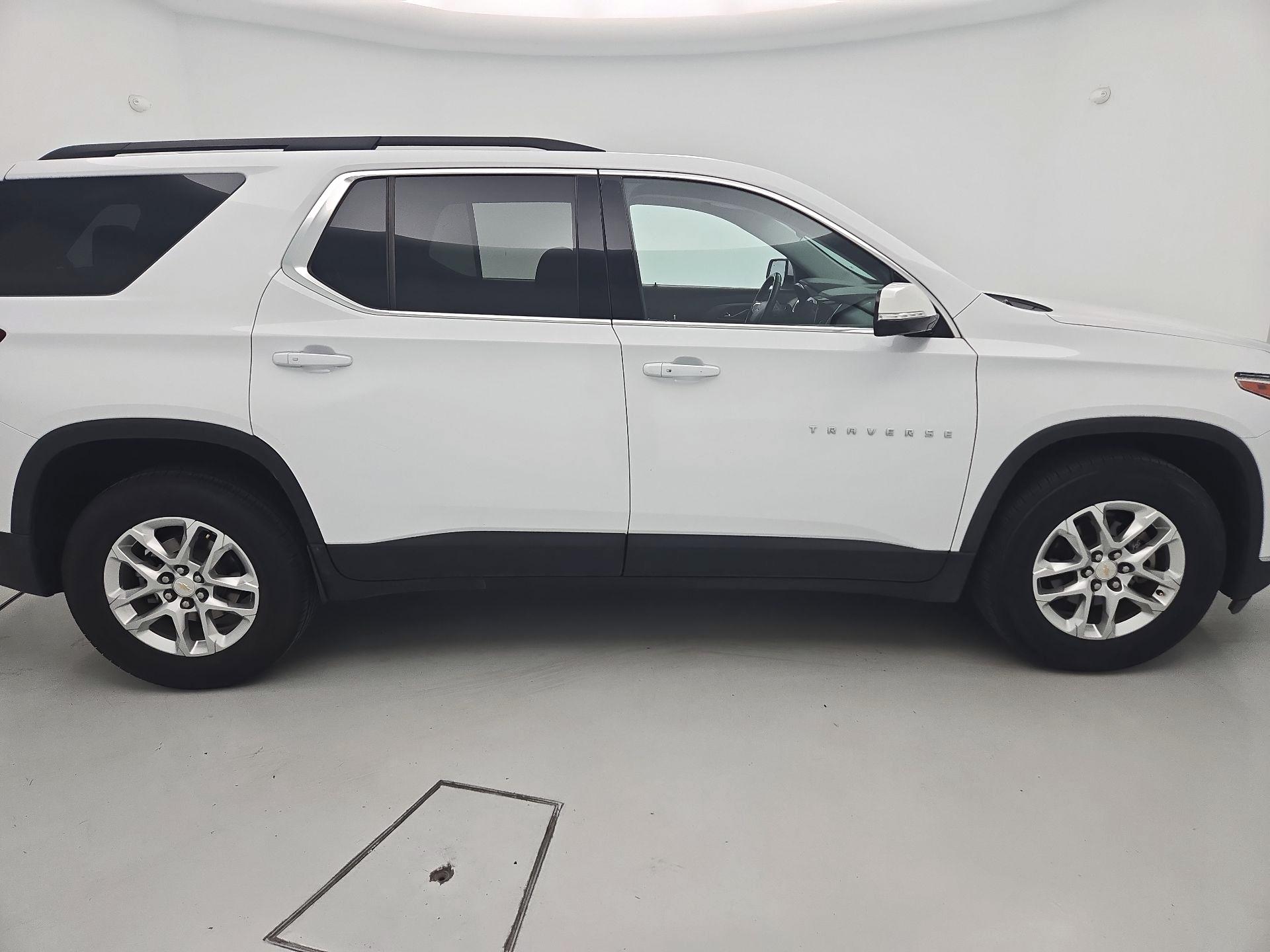 Thumbnail: 2019 Chevrolet Traverse - 4
