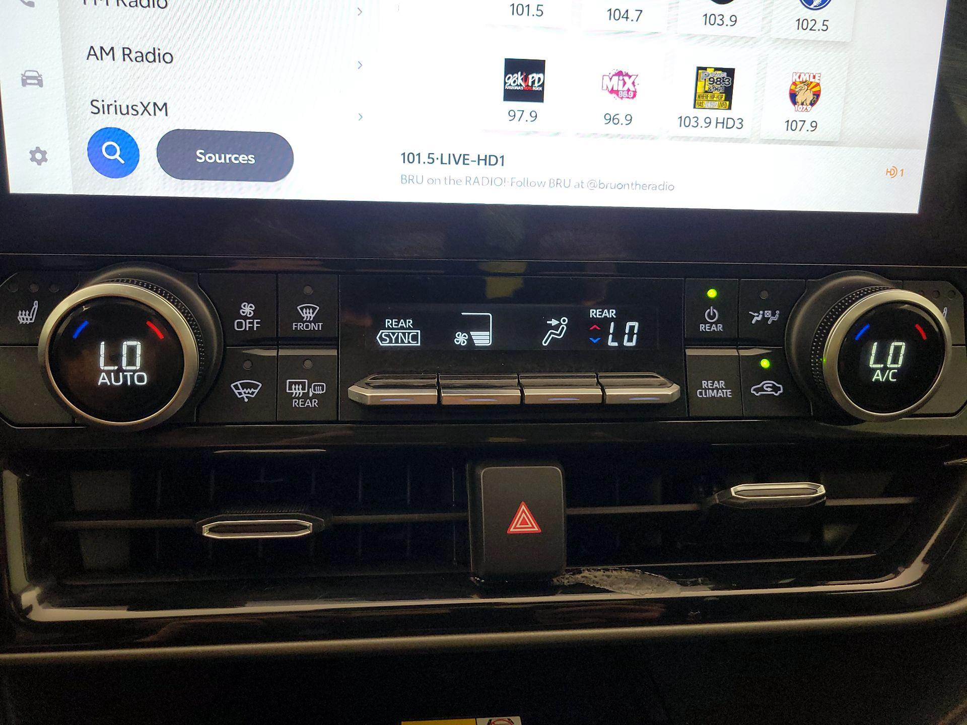 Thumbnail: 2024 Toyota Highlander - 16