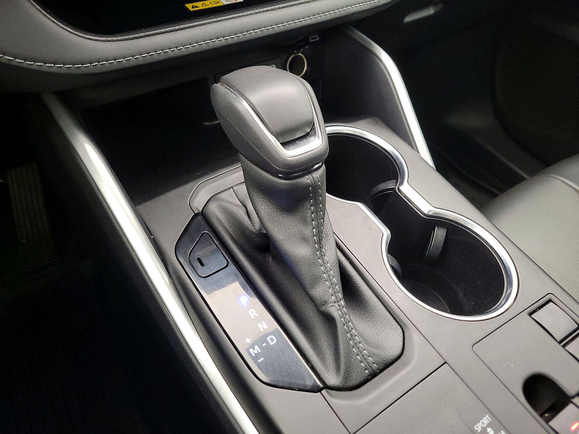 Thumbnail: 2024 Toyota Highlander - 17