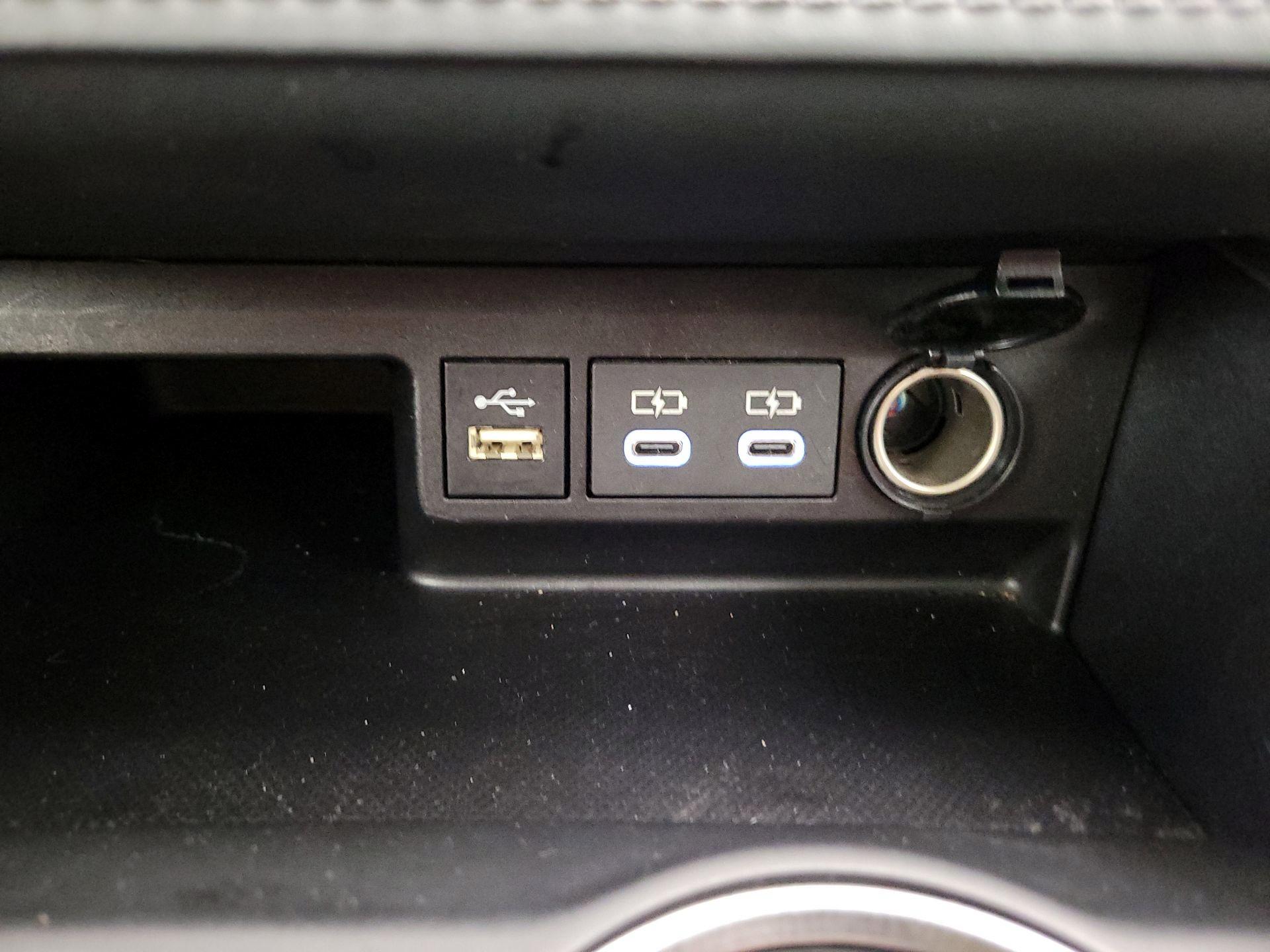 Thumbnail: 2024 Toyota Highlander - 18