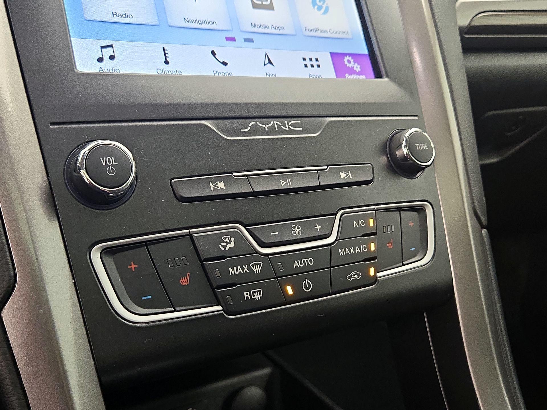 Thumbnail: 2019 Ford Fusion - 17