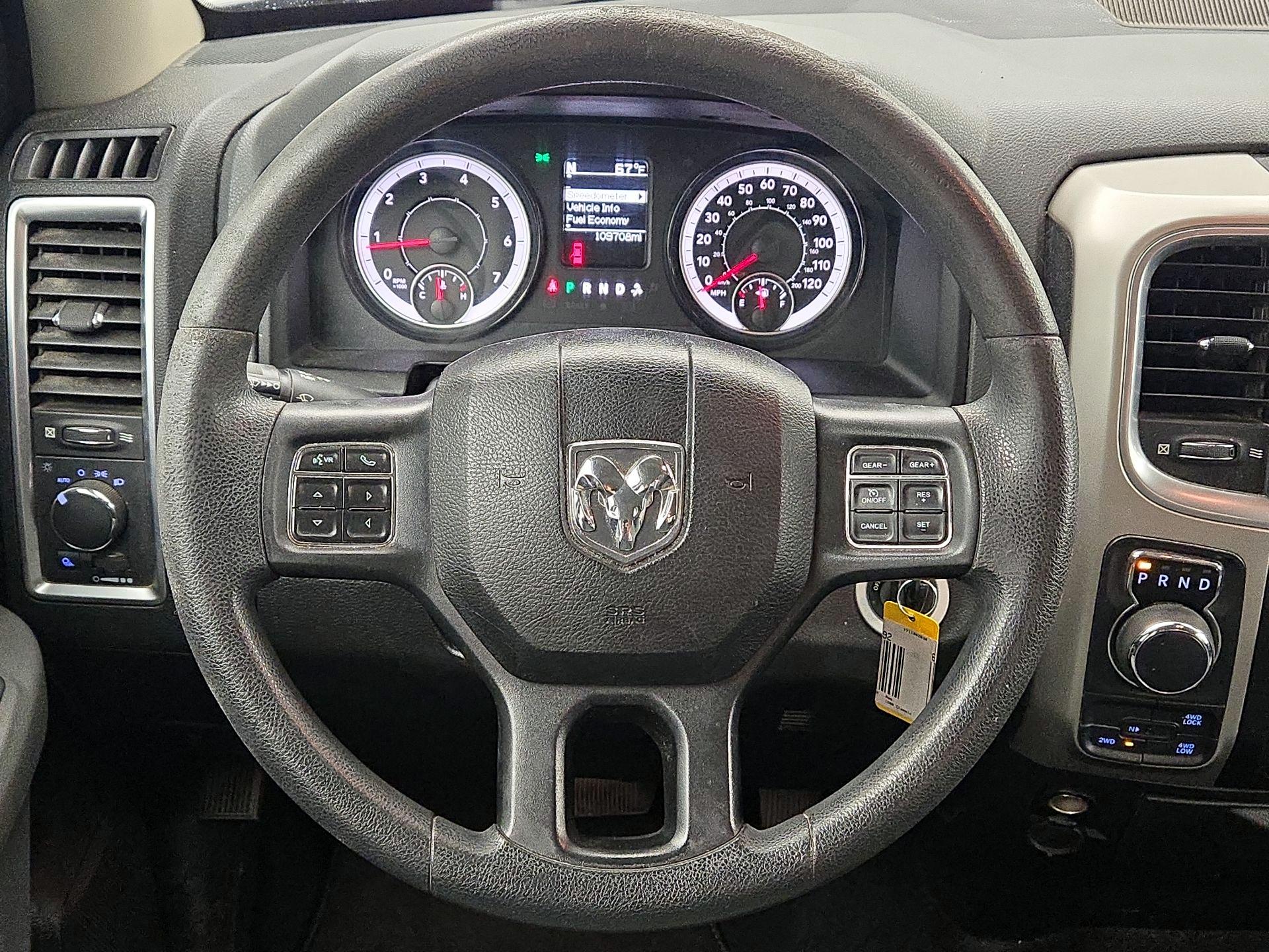 Thumbnail: 2020 RAM 1500 Classic - 10