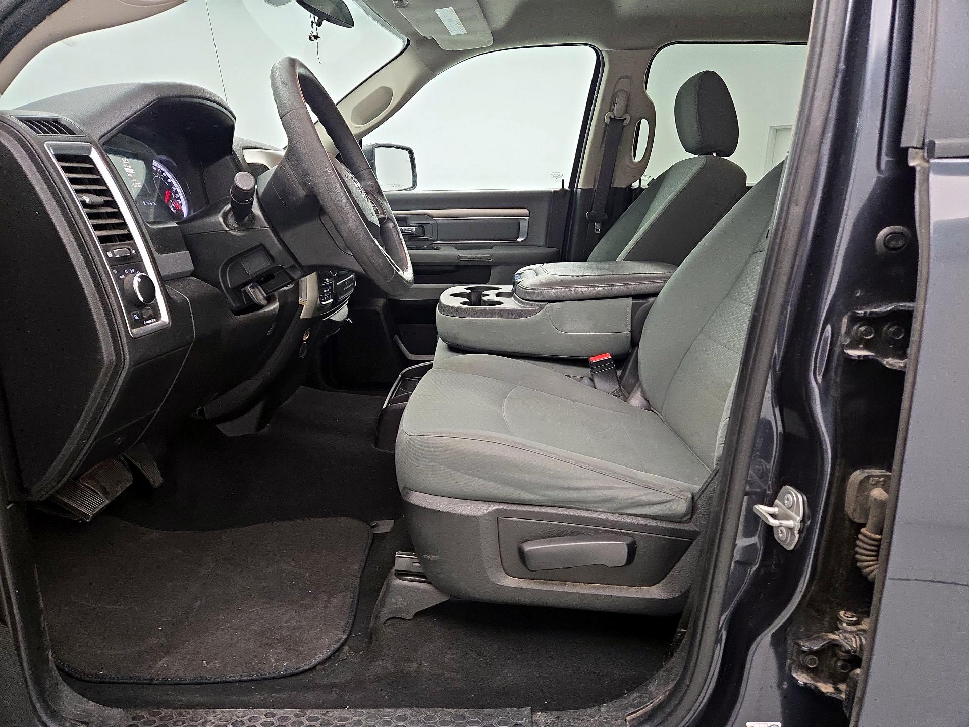 Thumbnail: 2020 RAM 1500 Classic - 11