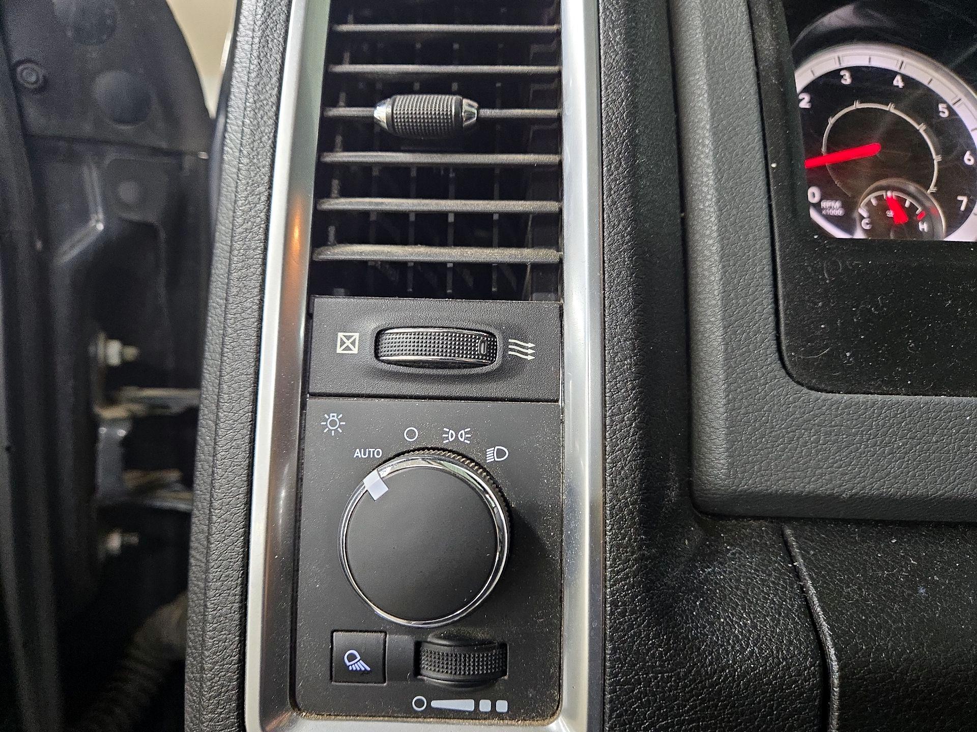 Thumbnail: 2020 RAM 1500 Classic - 13