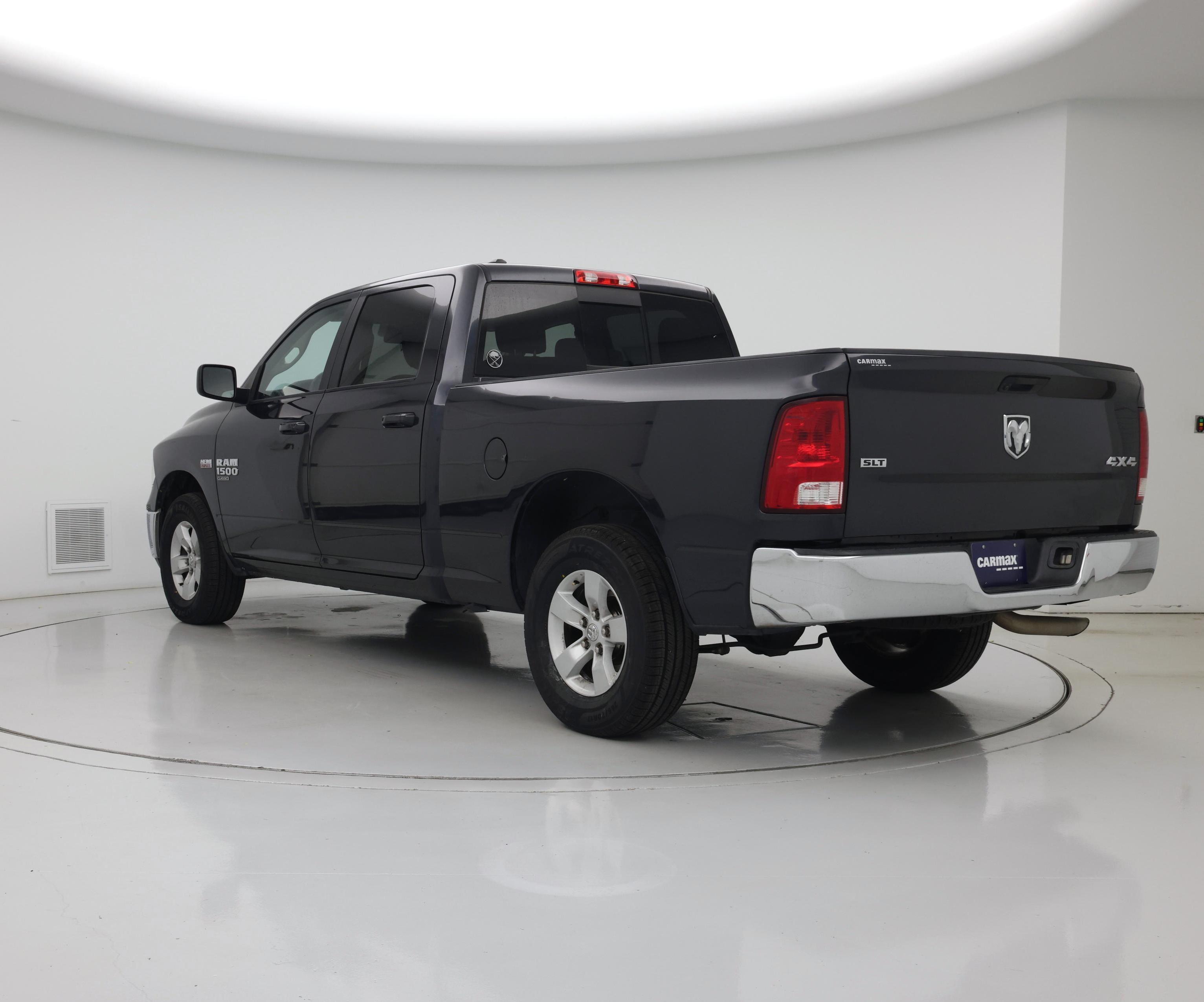 Thumbnail: 2020 RAM 1500 Classic - 2