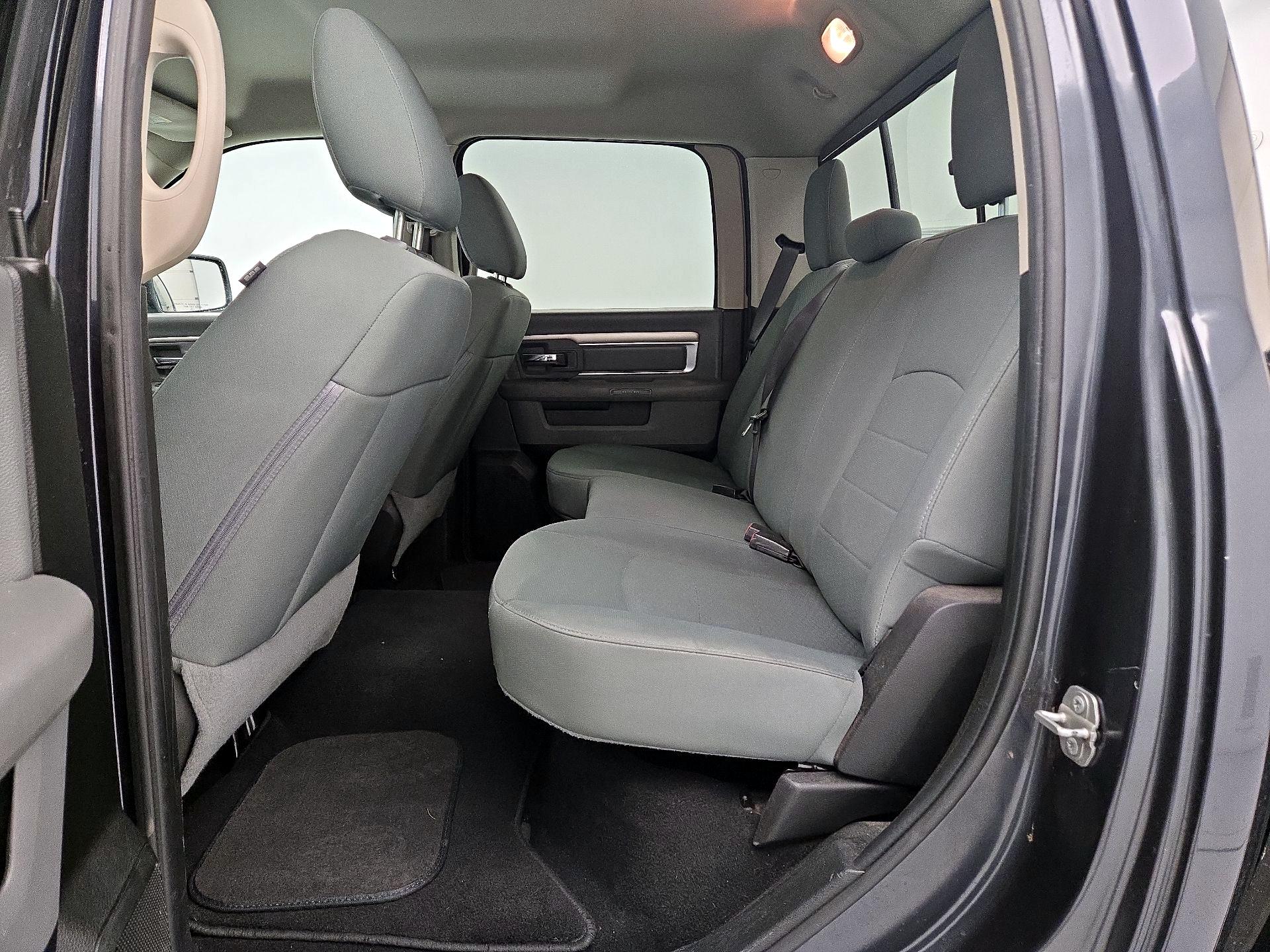 Thumbnail: 2020 RAM 1500 Classic - 19