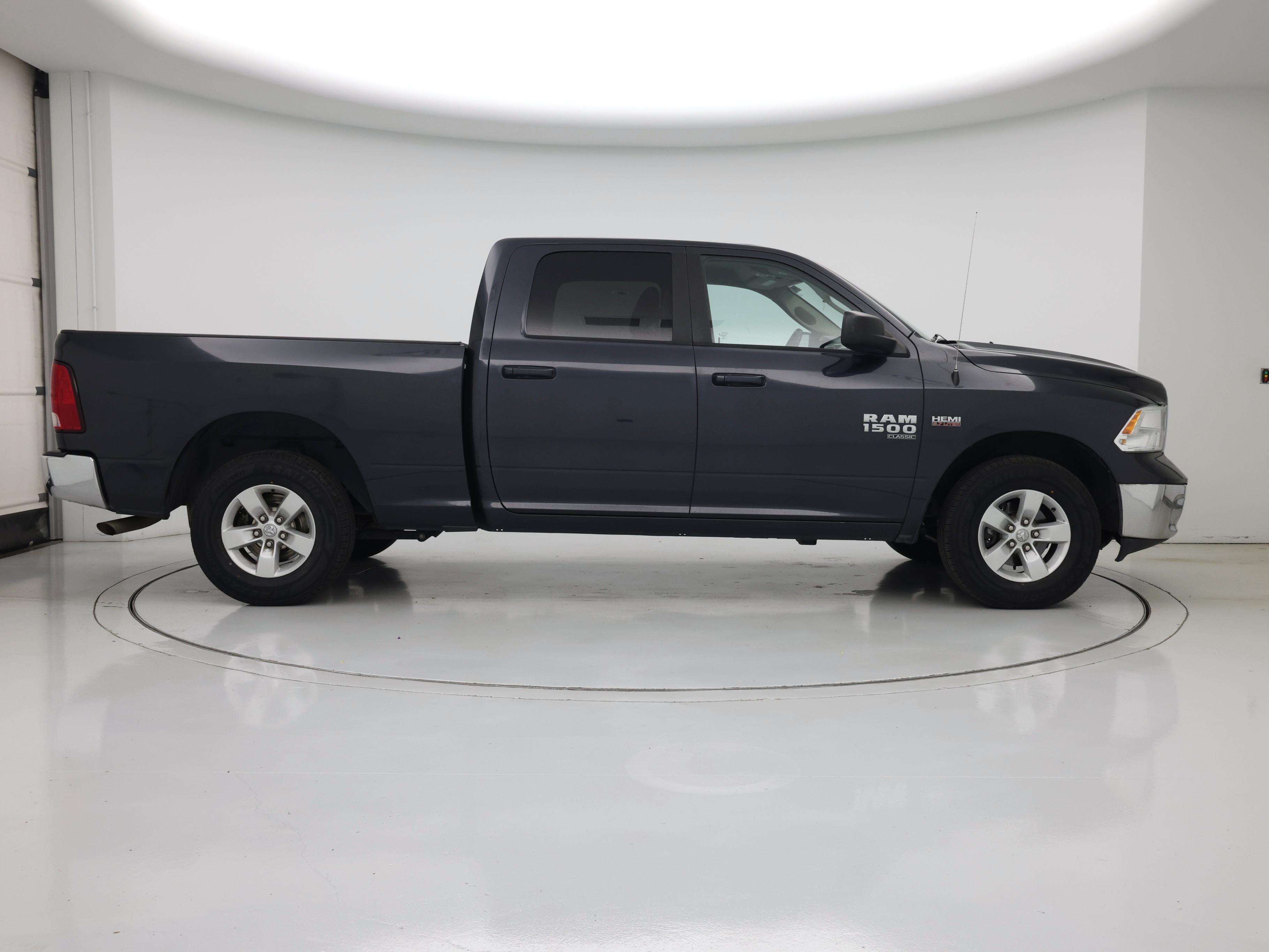 Thumbnail: 2020 RAM 1500 Classic - 7