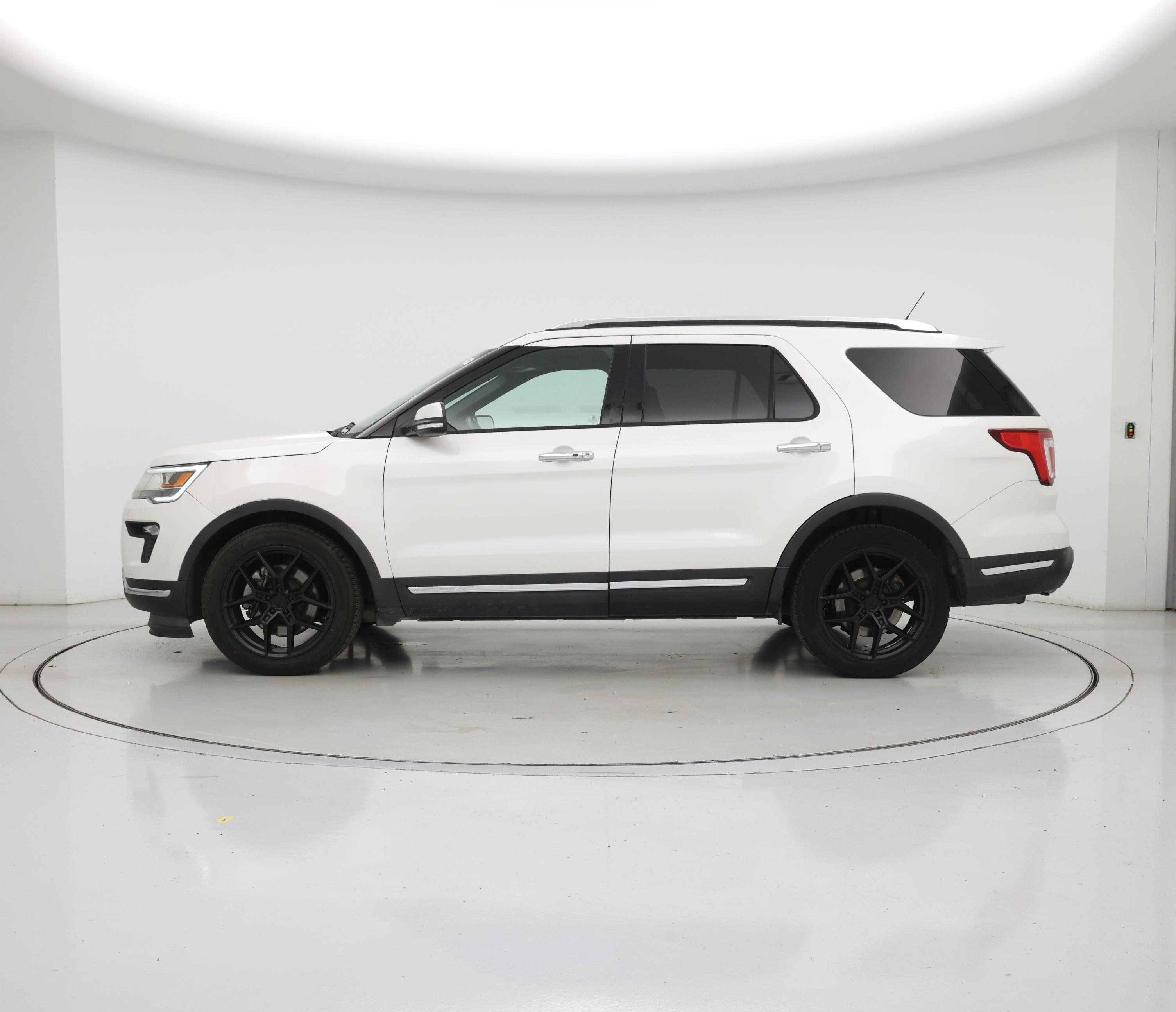 Thumbnail: 2018 Ford Explorer - 3
