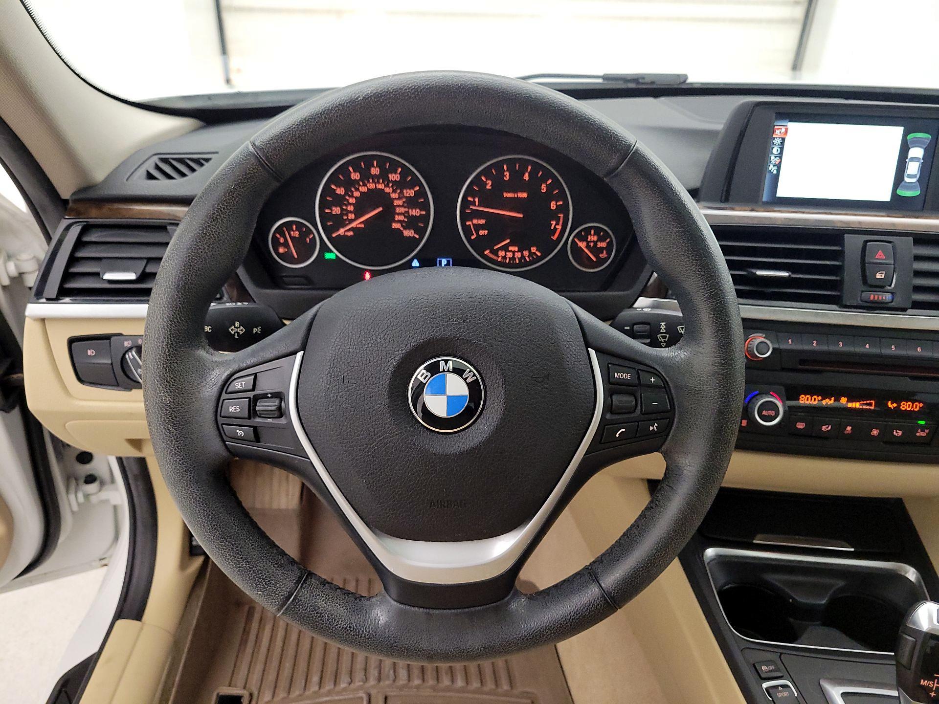 Thumbnail: 2015 BMW 3 Series - 10