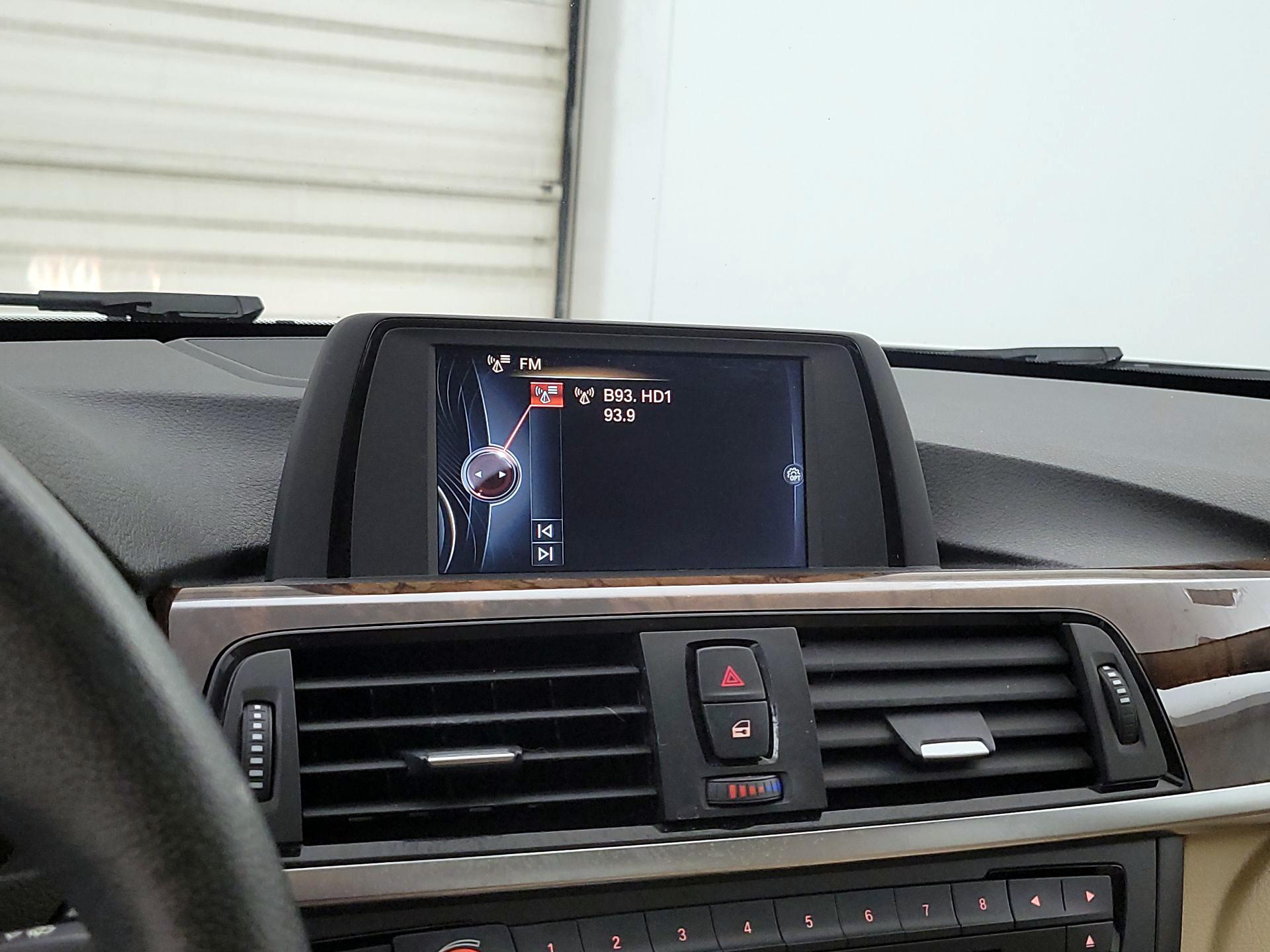 Thumbnail: 2015 BMW 3 Series - 15