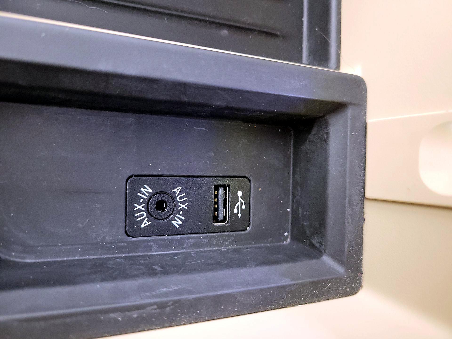 Thumbnail: 2015 BMW 3 Series - 18