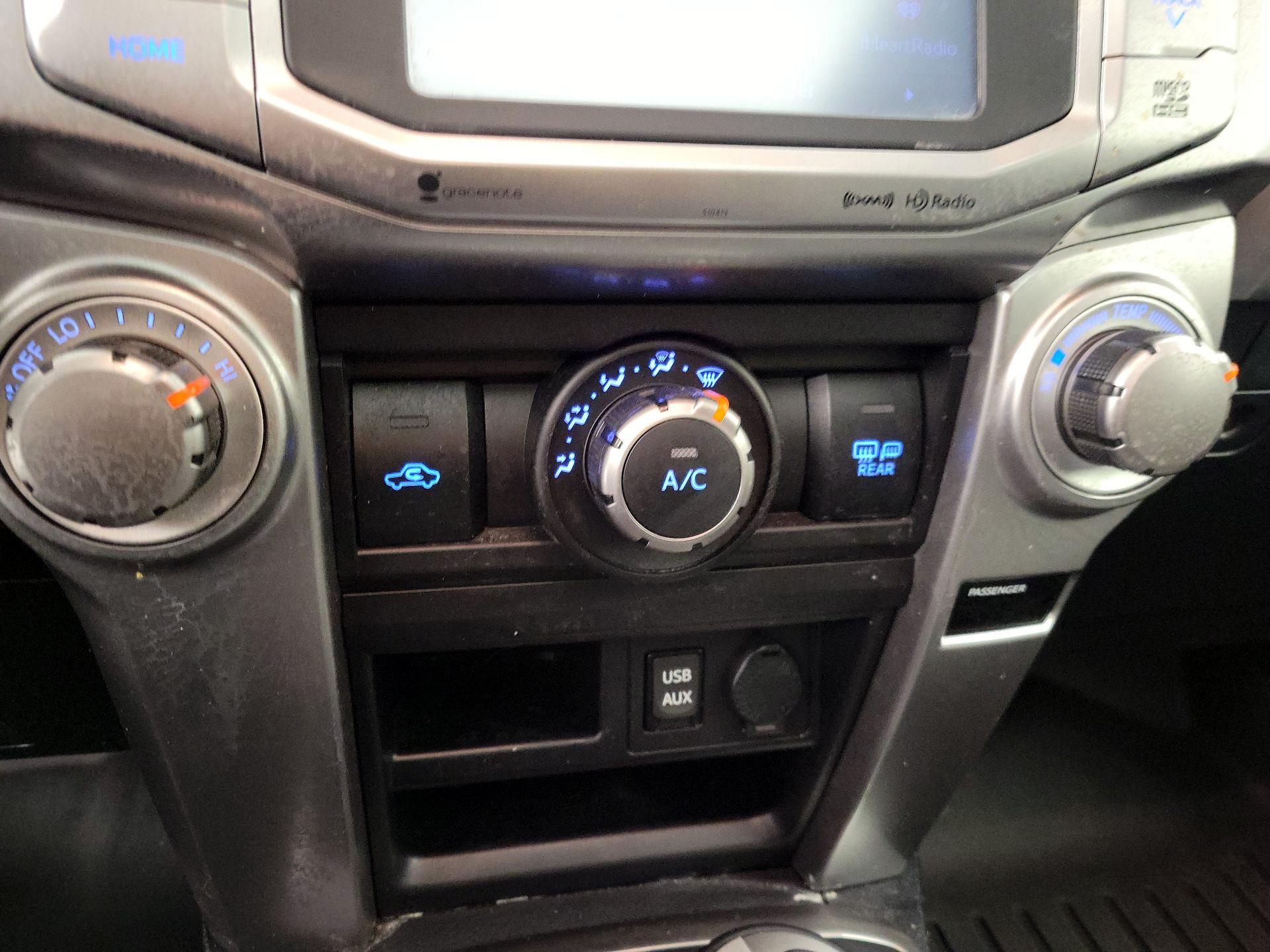 Thumbnail: 2019 Toyota 4Runner - 16