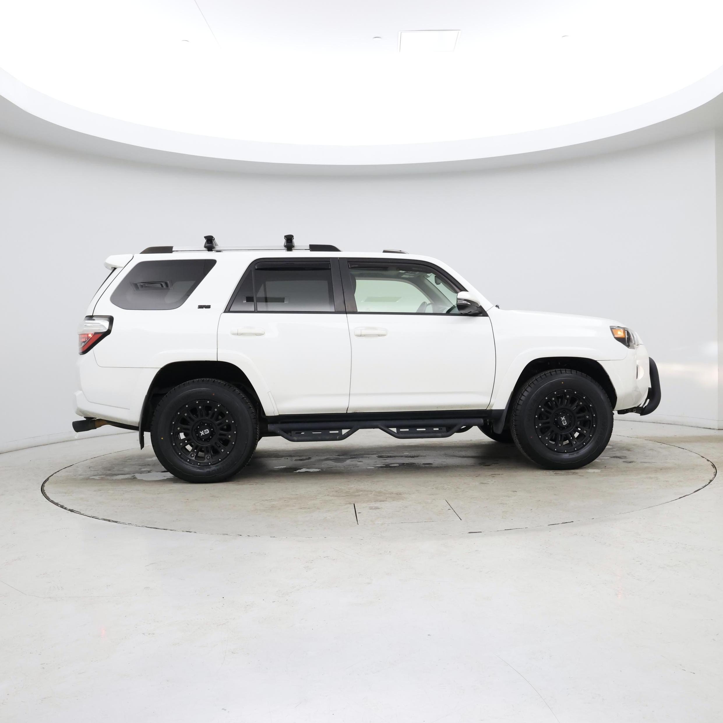 Thumbnail: 2019 Toyota 4Runner - 7