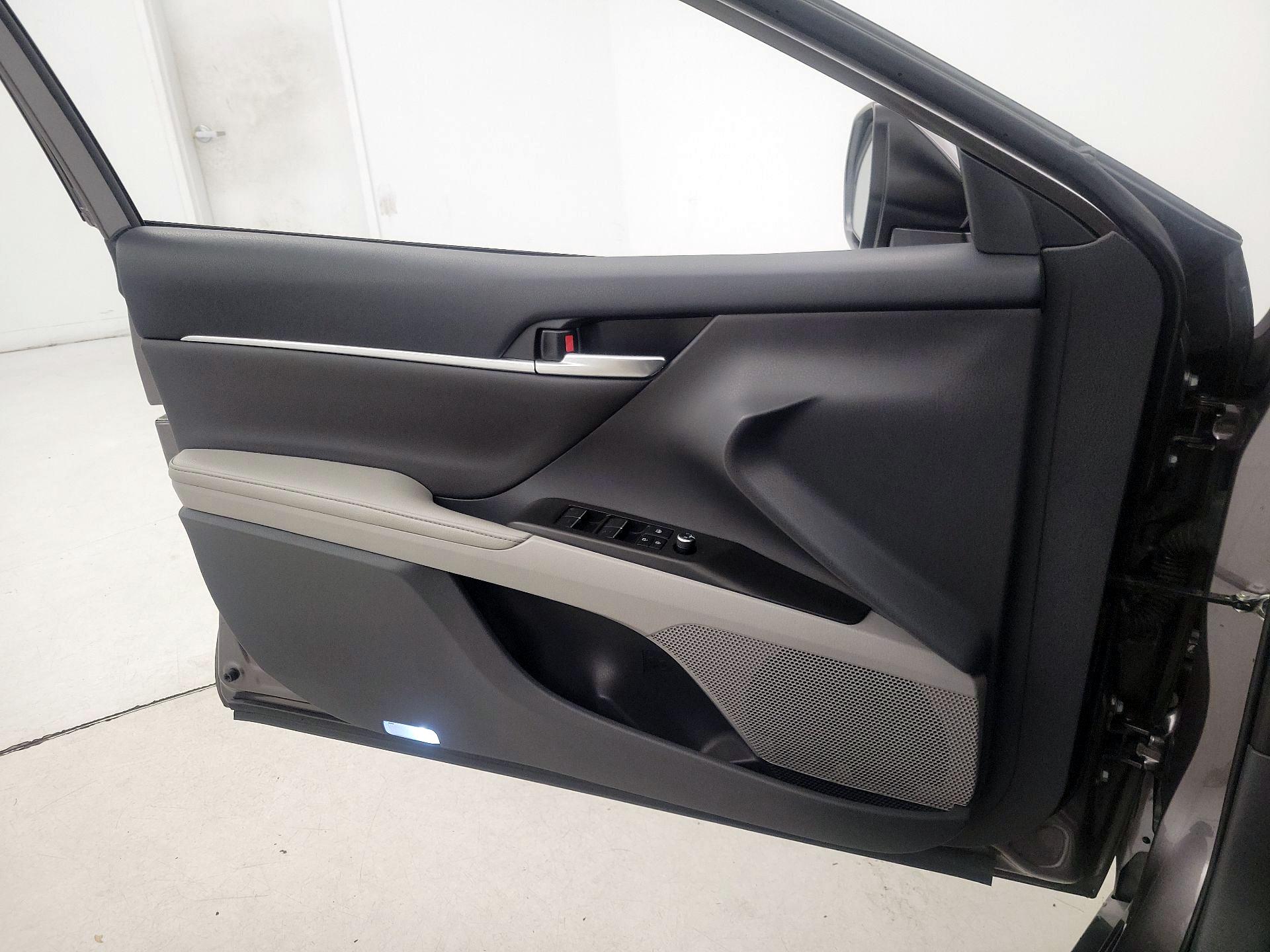 Thumbnail: 2023 Toyota Camry - 12