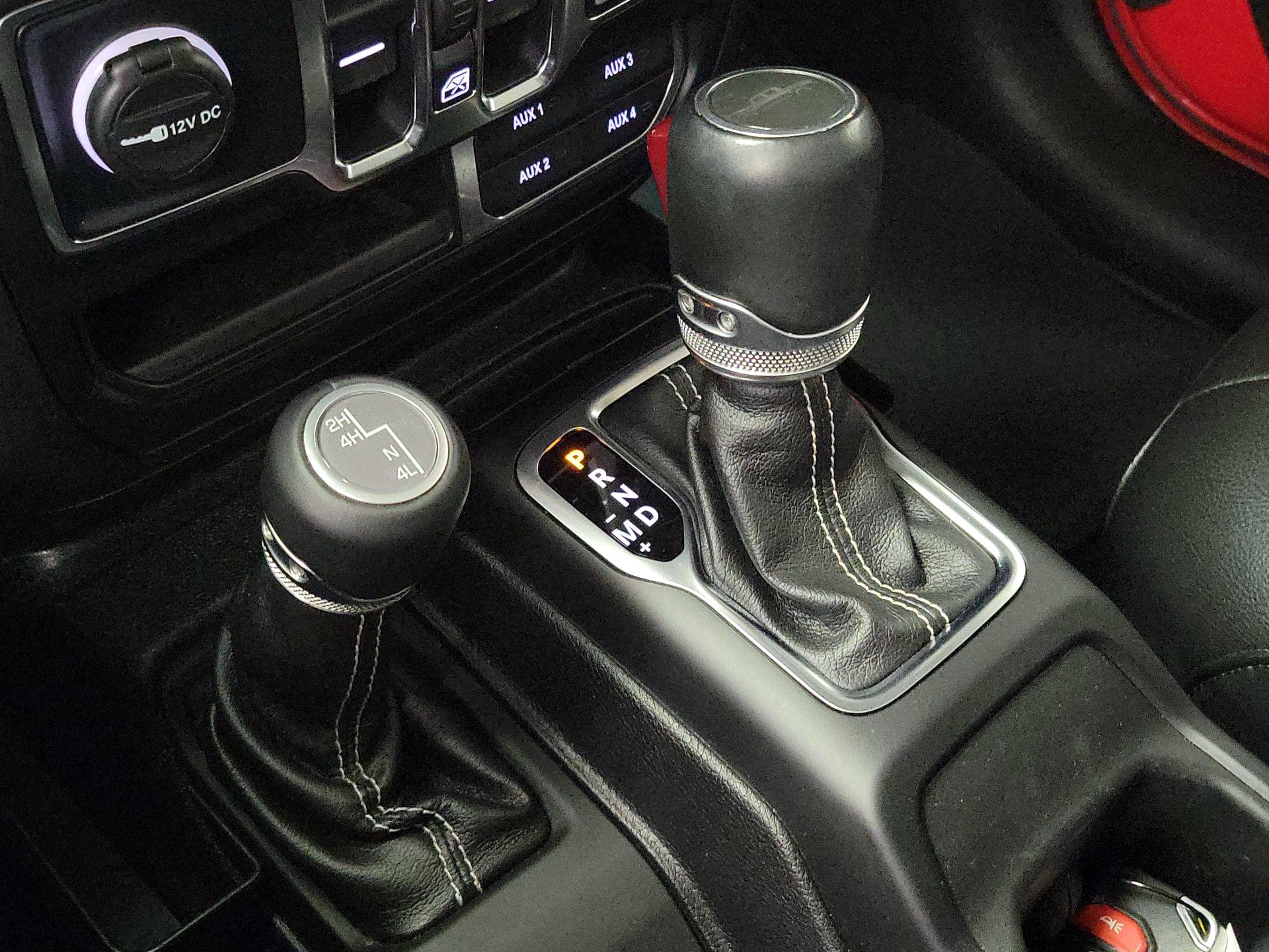 Thumbnail: 2020 Jeep Gladiator - 17