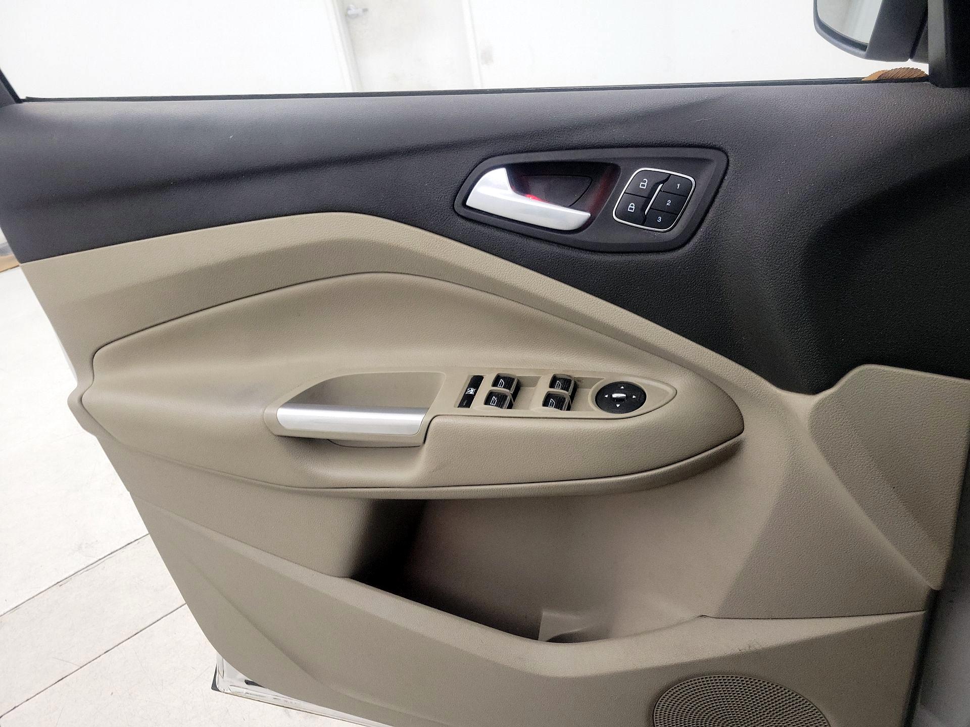 Thumbnail: 2015 Ford Escape - 12