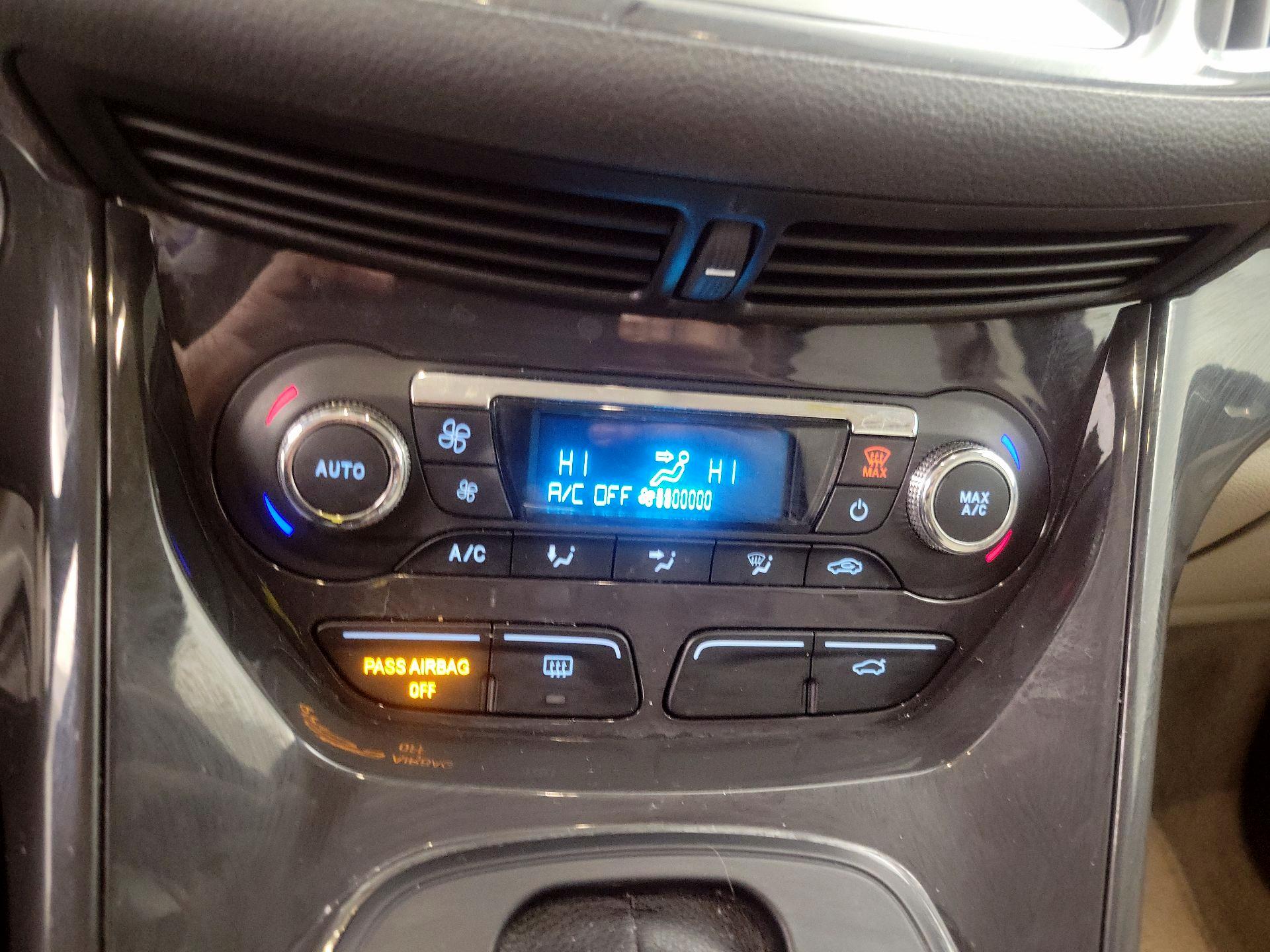 Thumbnail: 2015 Ford Escape - 16